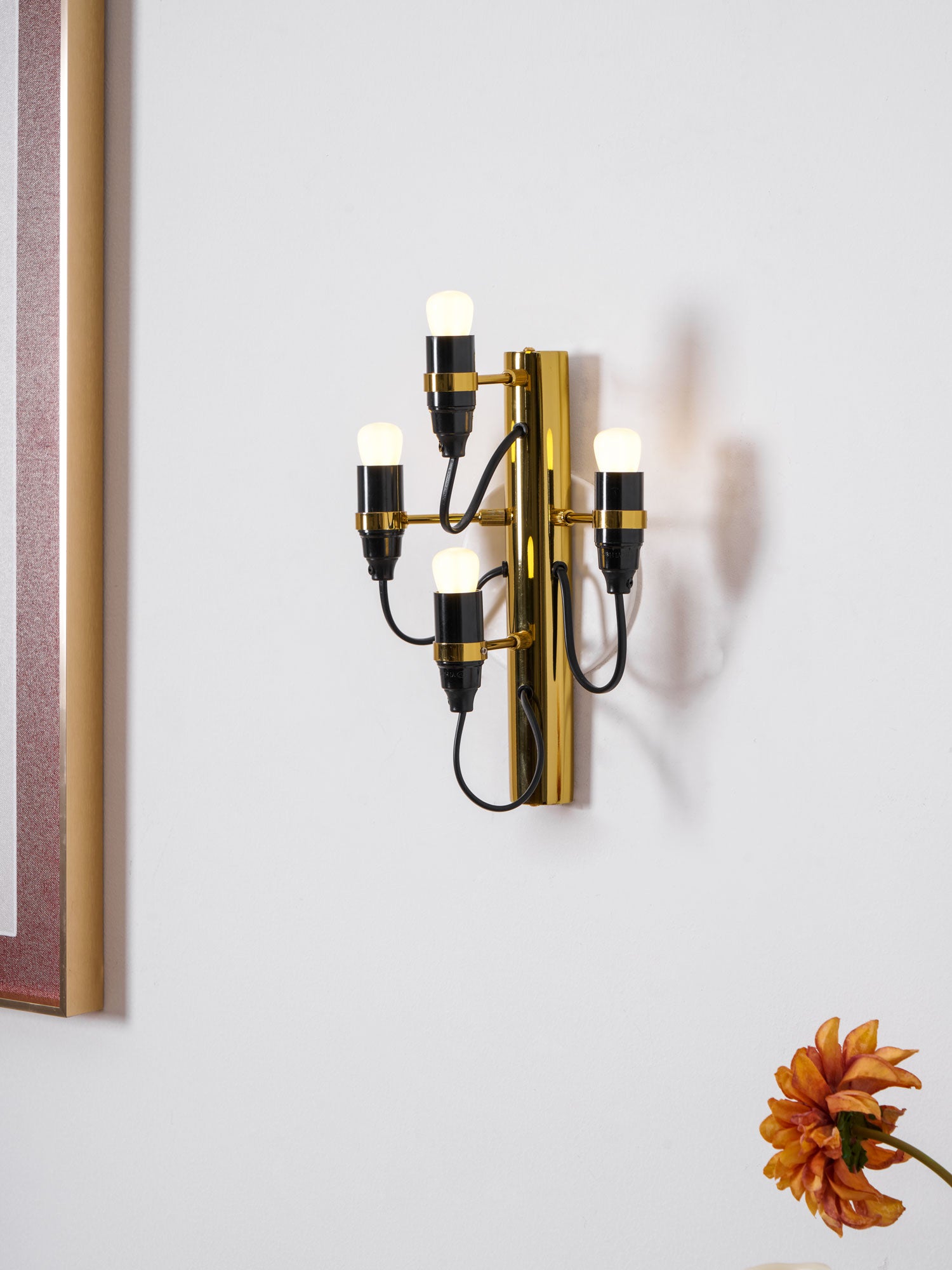 2097-Wall-Lamp-_2_84696980-dde3-425f-8412-87de4672d296