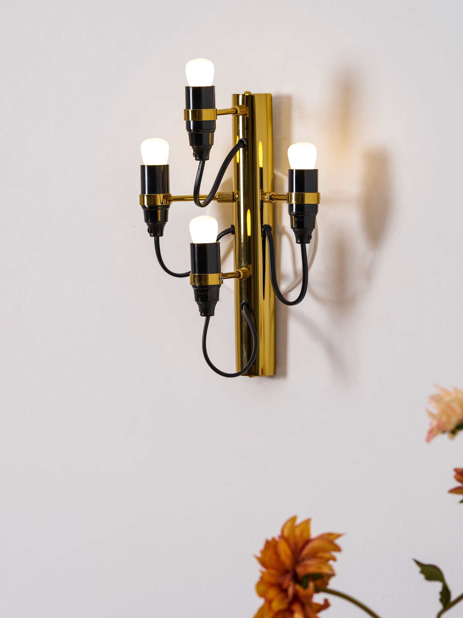 2097-Wall-Lamp-_4_a23a7dc0-6186-48b5-9ba4-f285f8be0d80