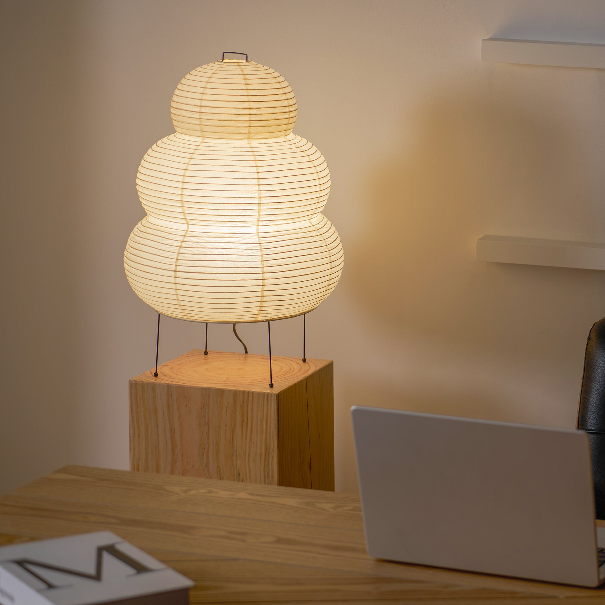 Akari_Lantern_Table_Lamp_105