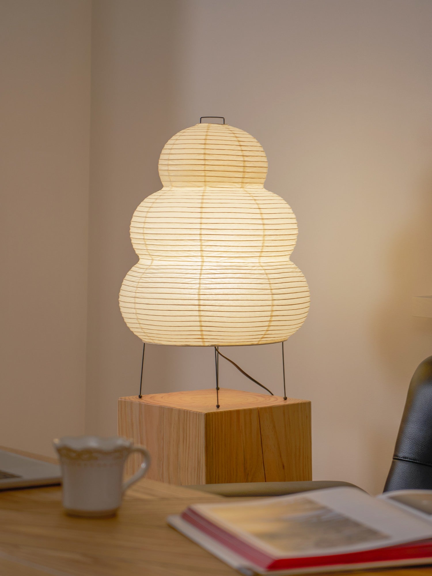 Akari_Lantern_Table_Lamp_108