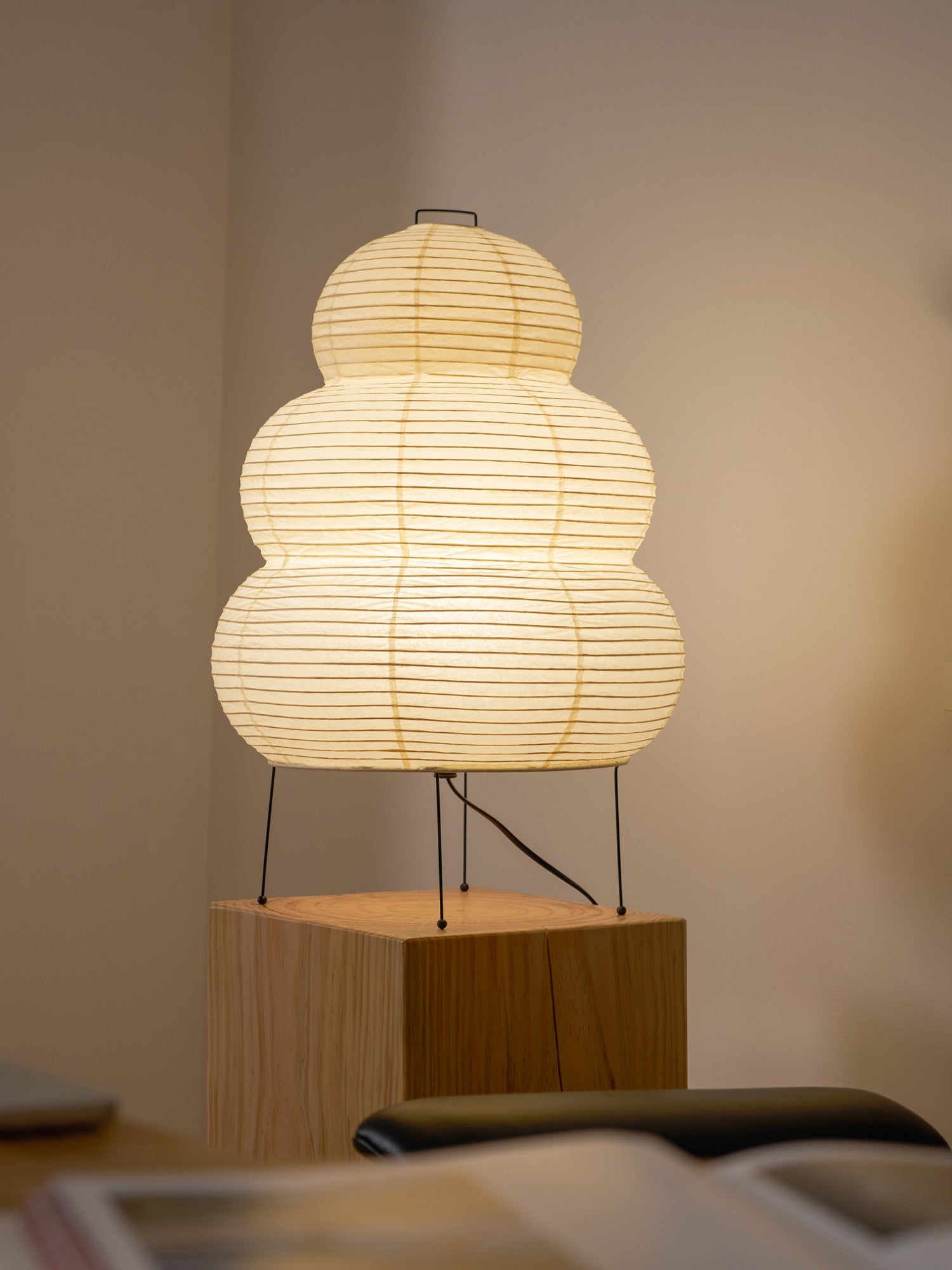 Akari_Lantern_Table_Lamp_109