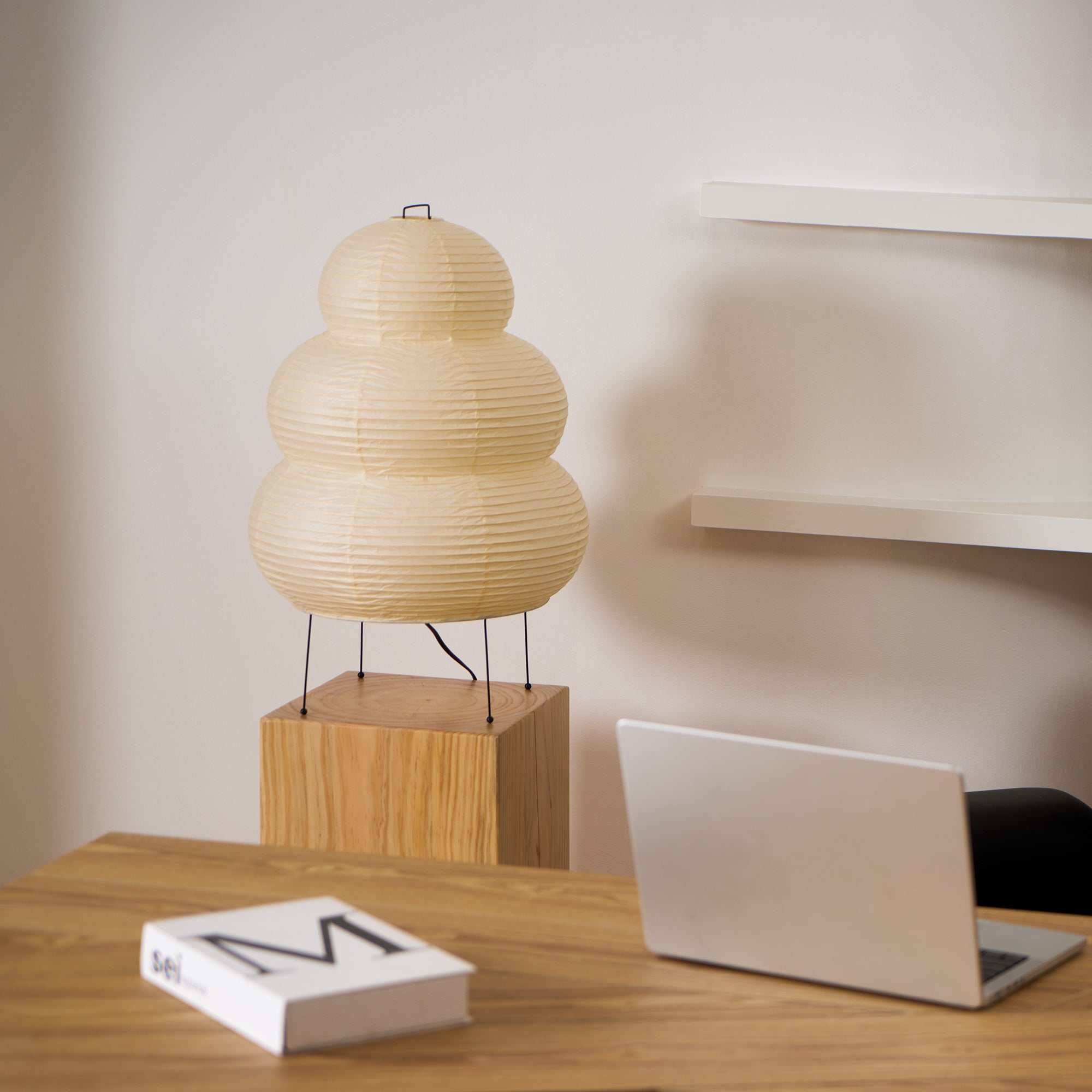 Akari_Lantern_Table_Lamp_110