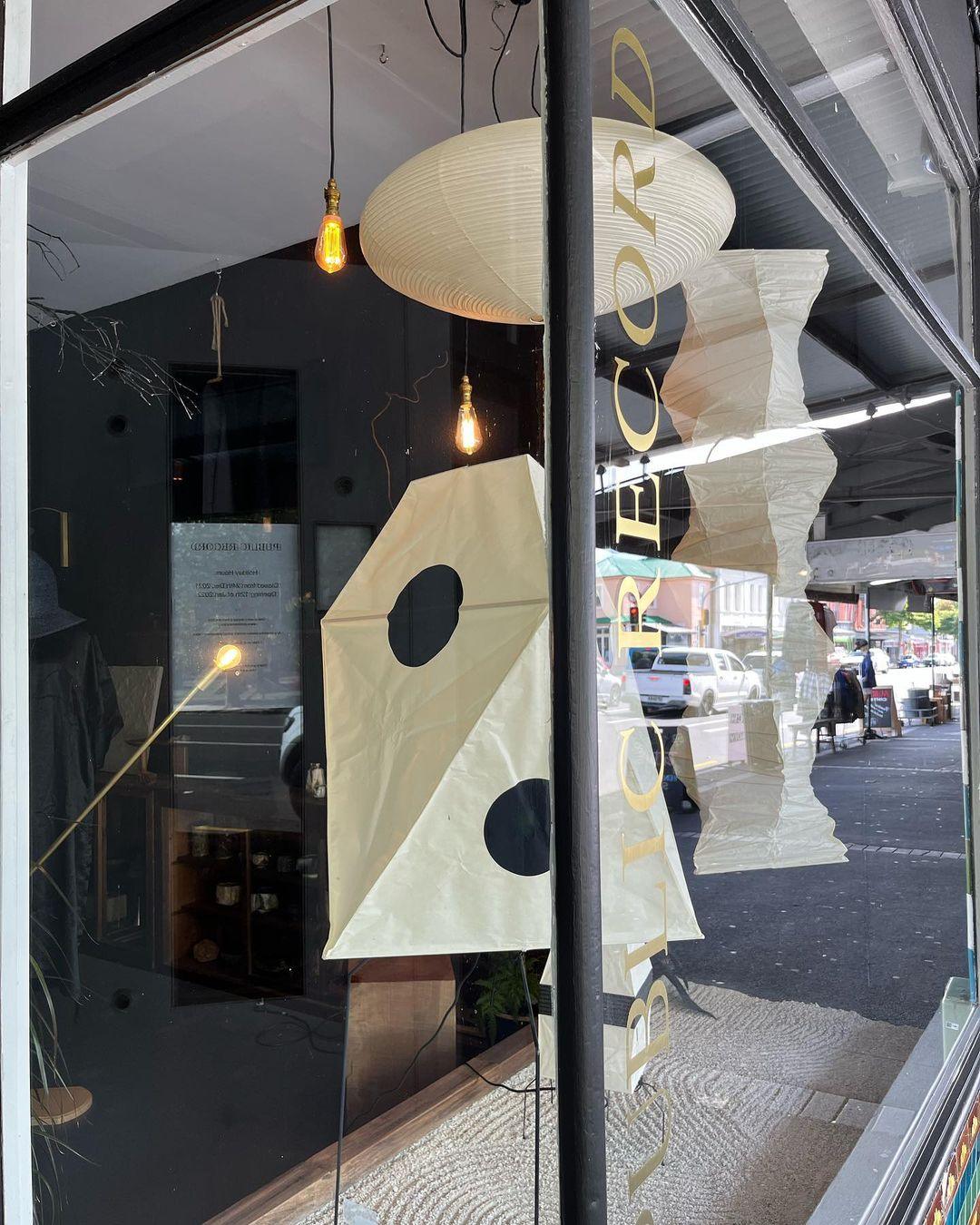 Akari_Oval_Pendant_Light_27