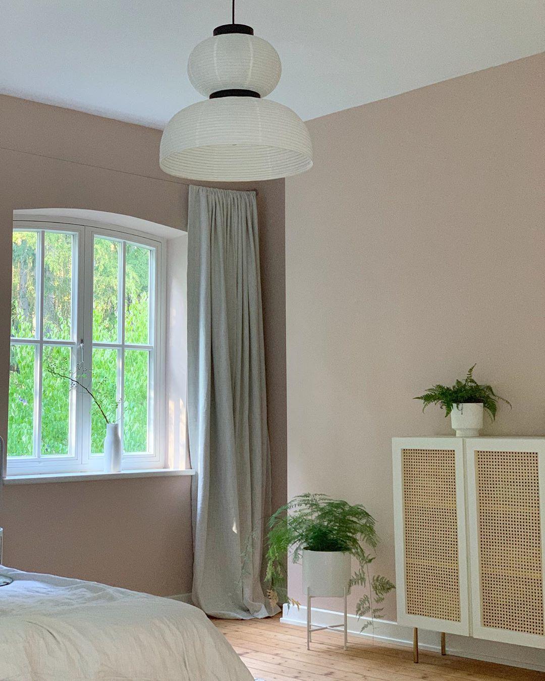 Akari_Pendant_Light_36_fa2fd234-b0d4-4f4e-b364-ed081e61636d
