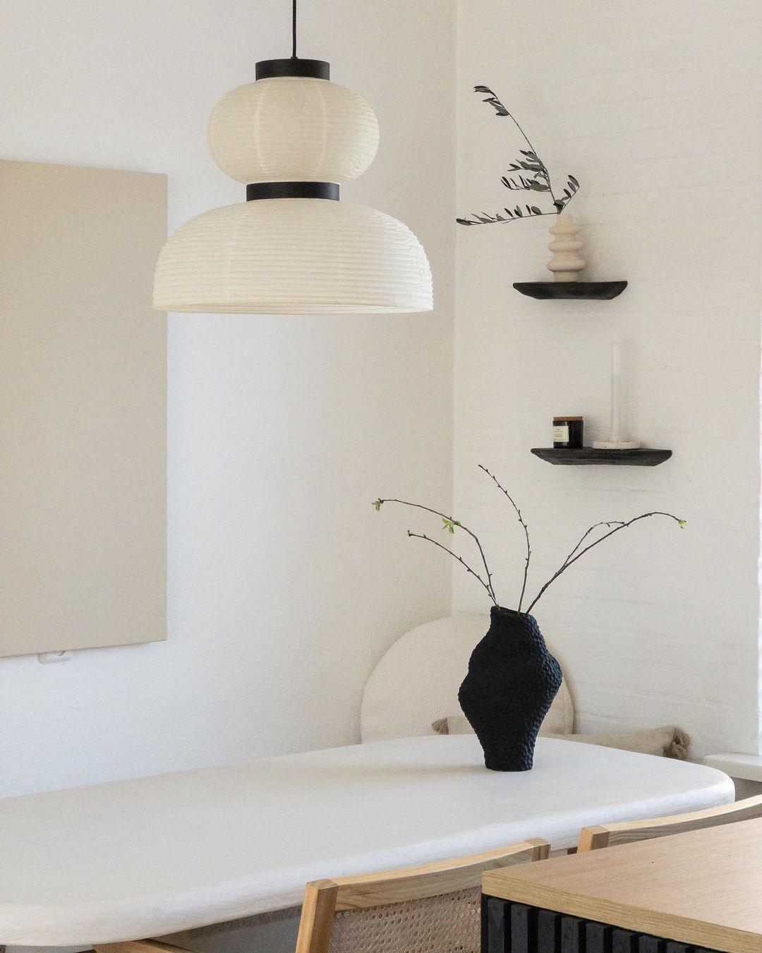 Akari_Pendant_Light_42_fbca3e84-45a5-4b74-a450-37e33a847f9f