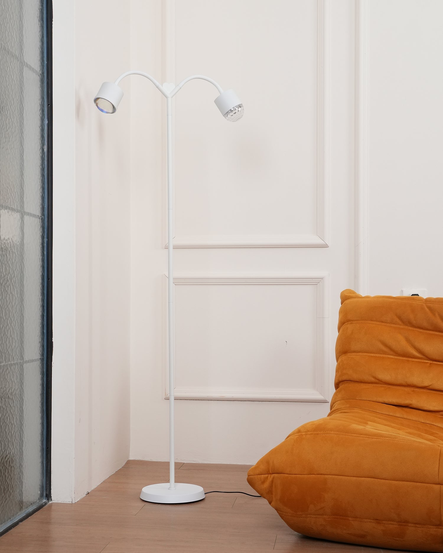 Ambient_Floor_Lamp_1