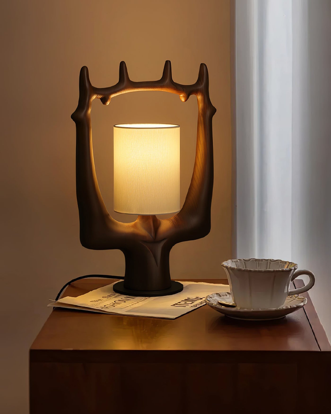 Antler_Ring_Table_Lamp_10