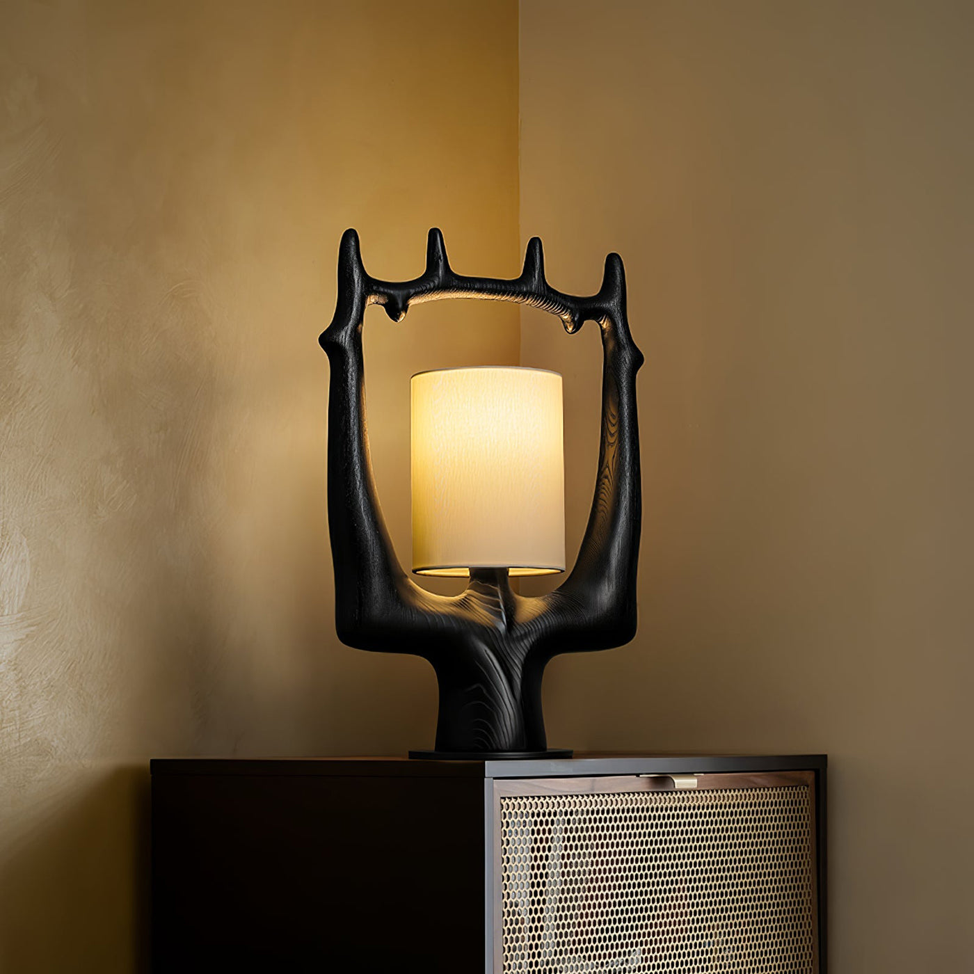 Antler_Ring_Table_Lamp_15