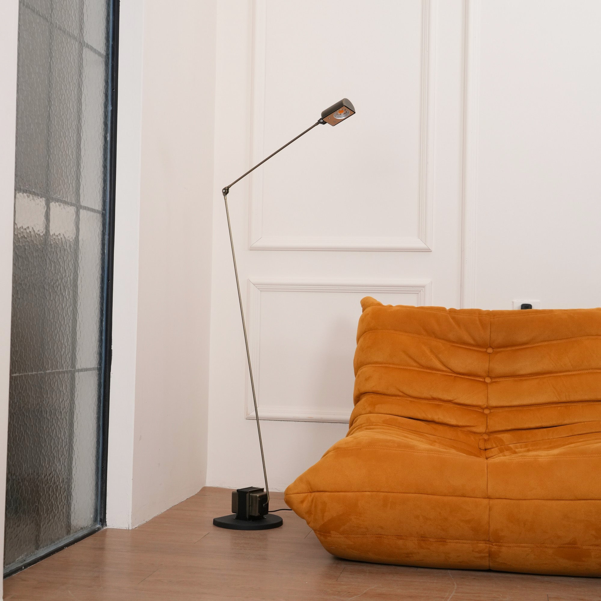 Apex_Flex_Floor_Lamp._1