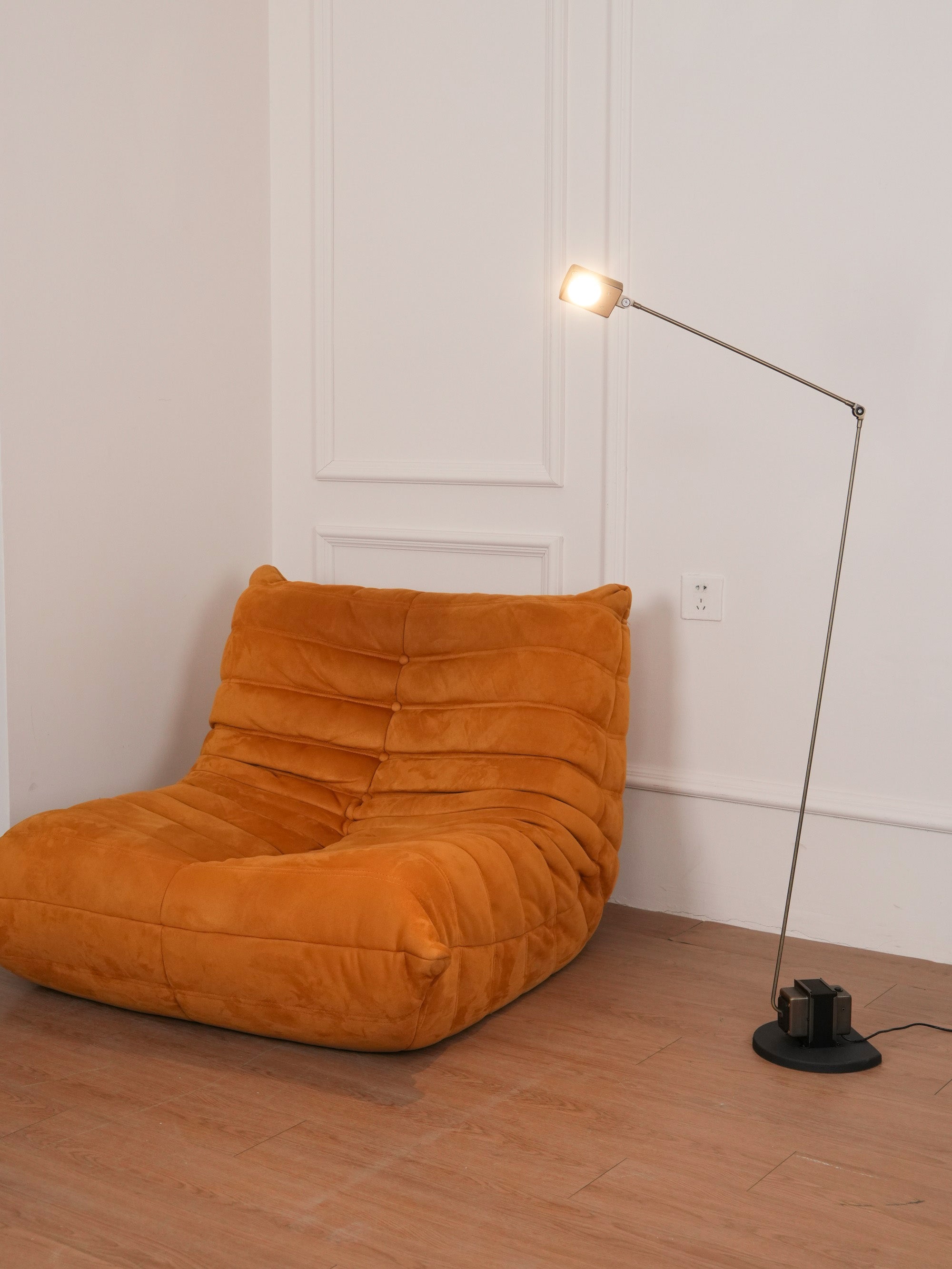 Apex_Flex_Floor_Lamp._11