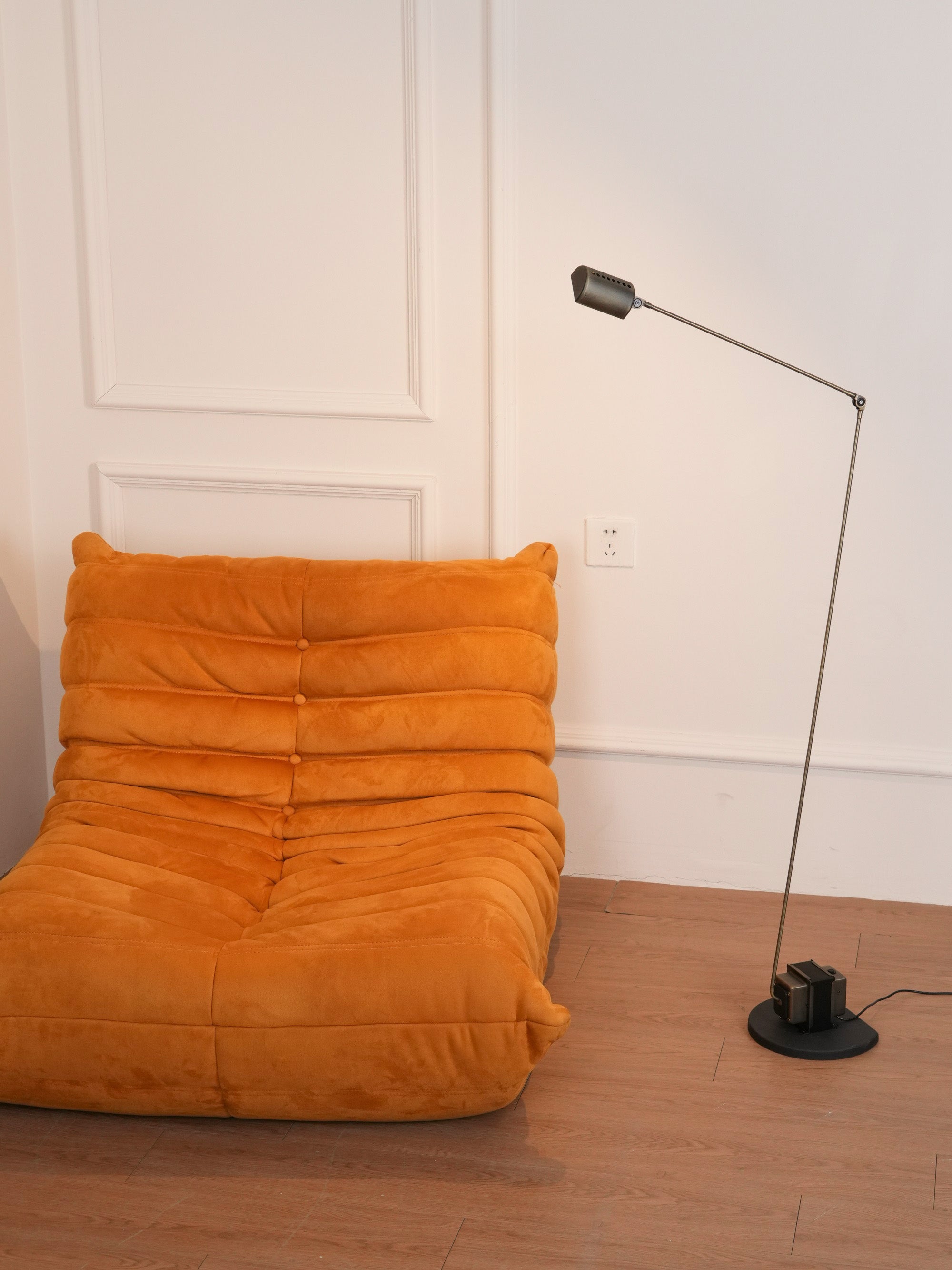 Apex_Flex_Floor_Lamp._12