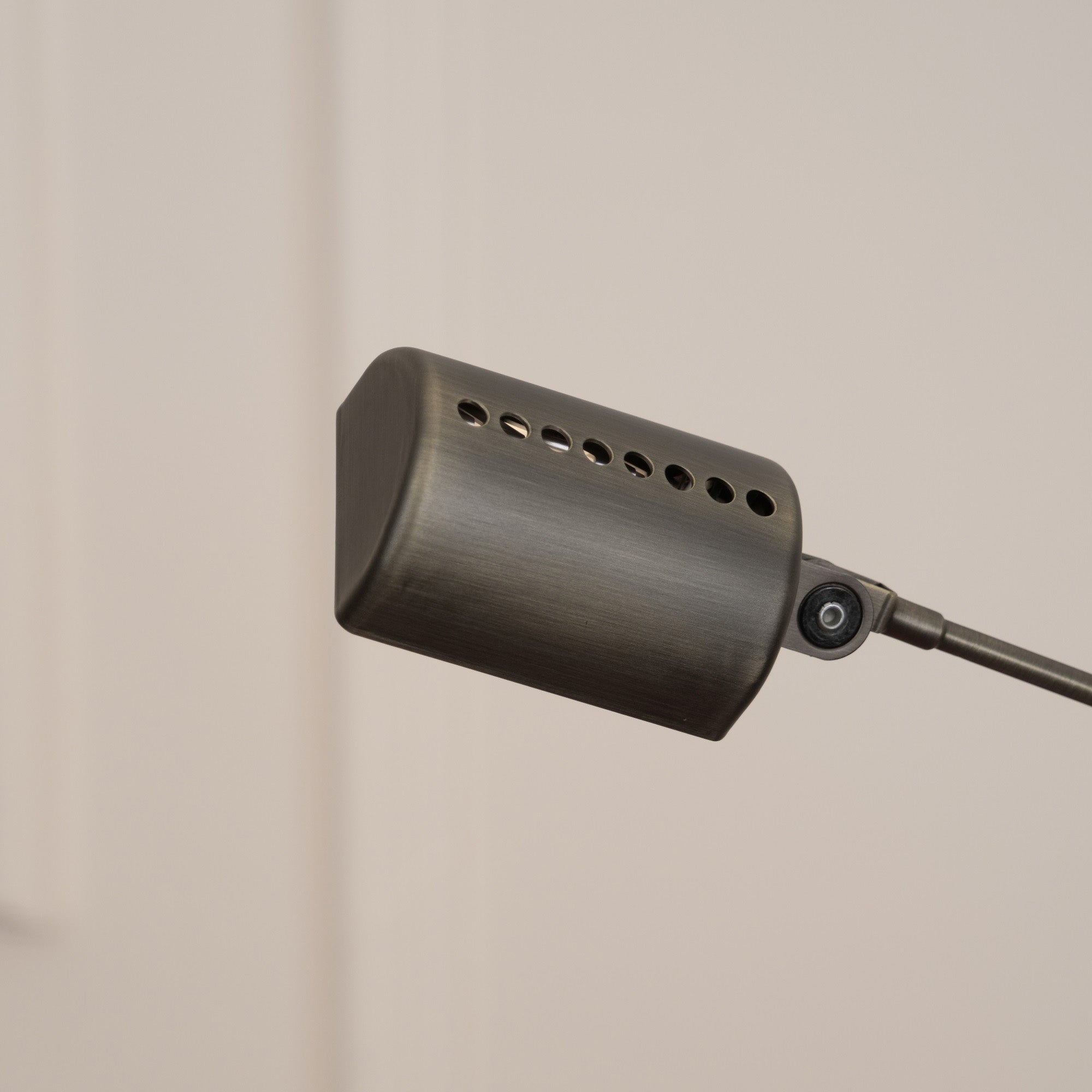 Apex_Flex_Floor_Lamp._13