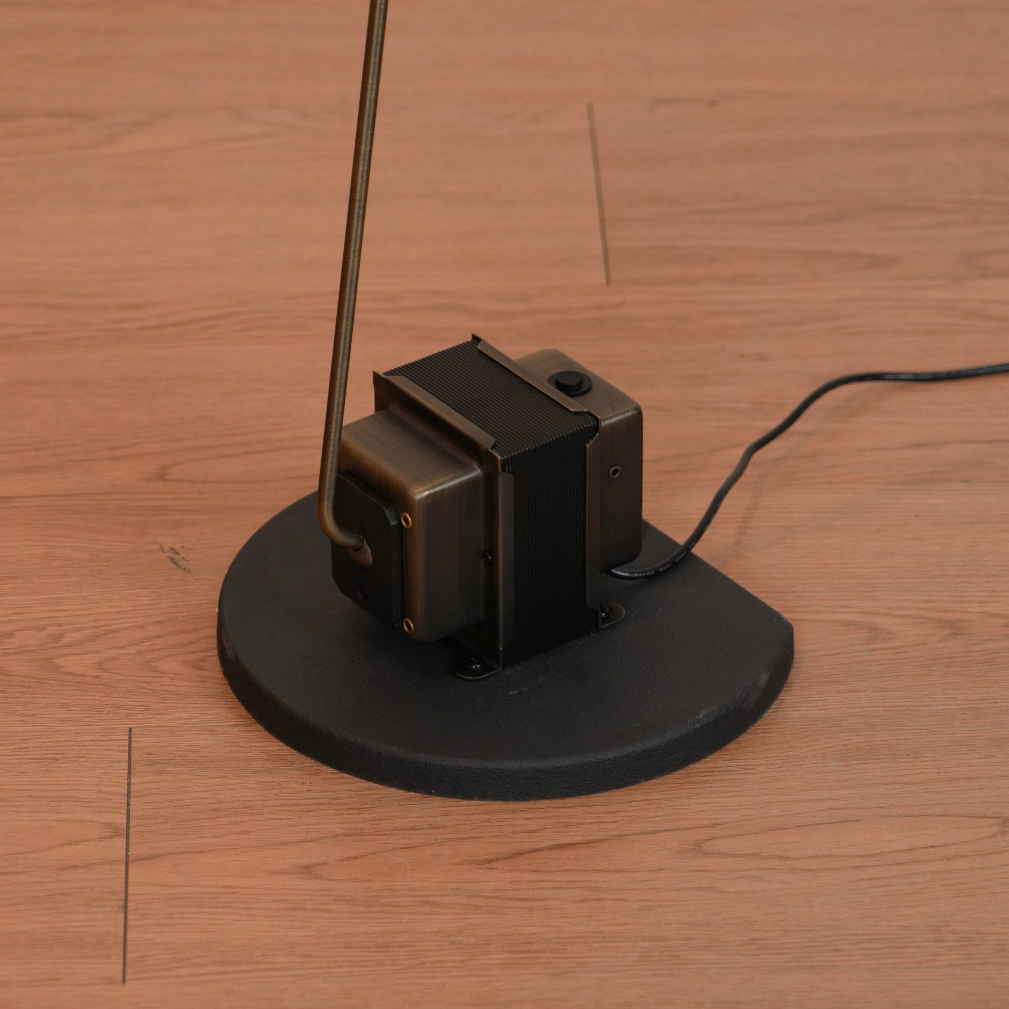 Apex_Flex_Floor_Lamp._14