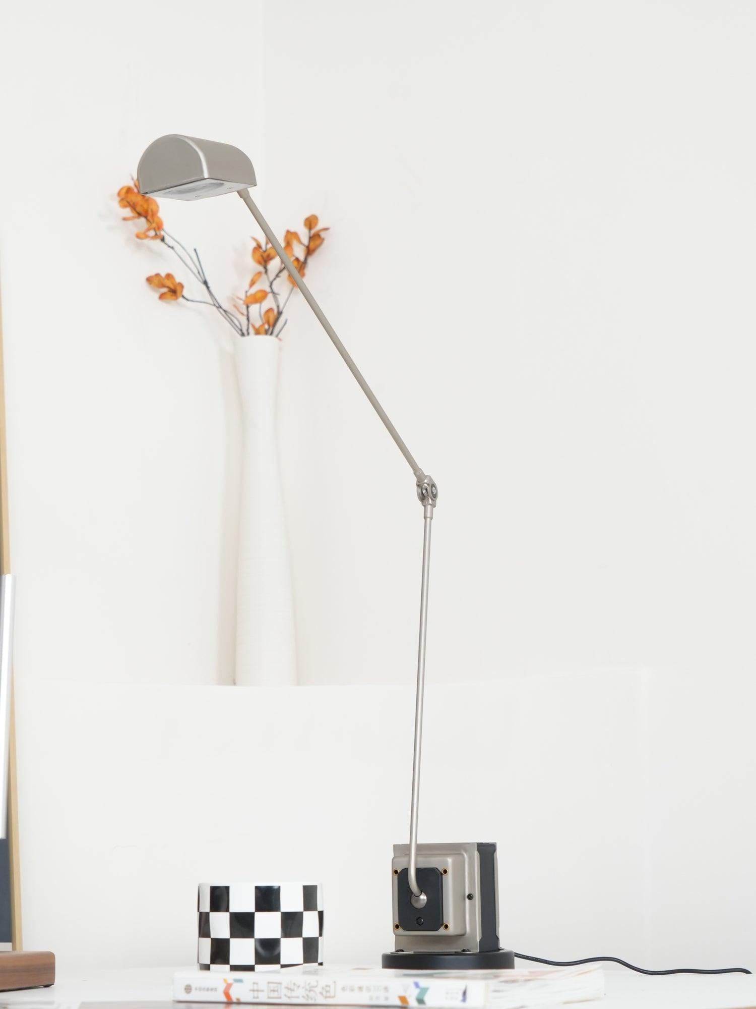 Apex_Flex_Table_Lamp._2-1