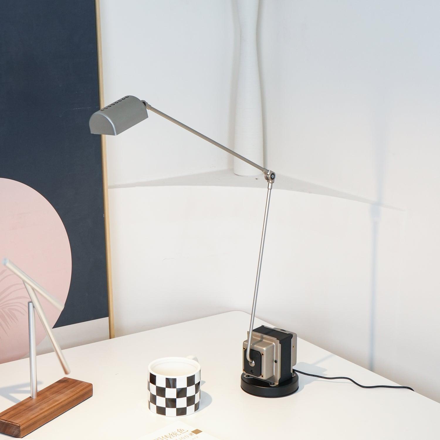 Apex_Flex_Table_Lamp._8-1