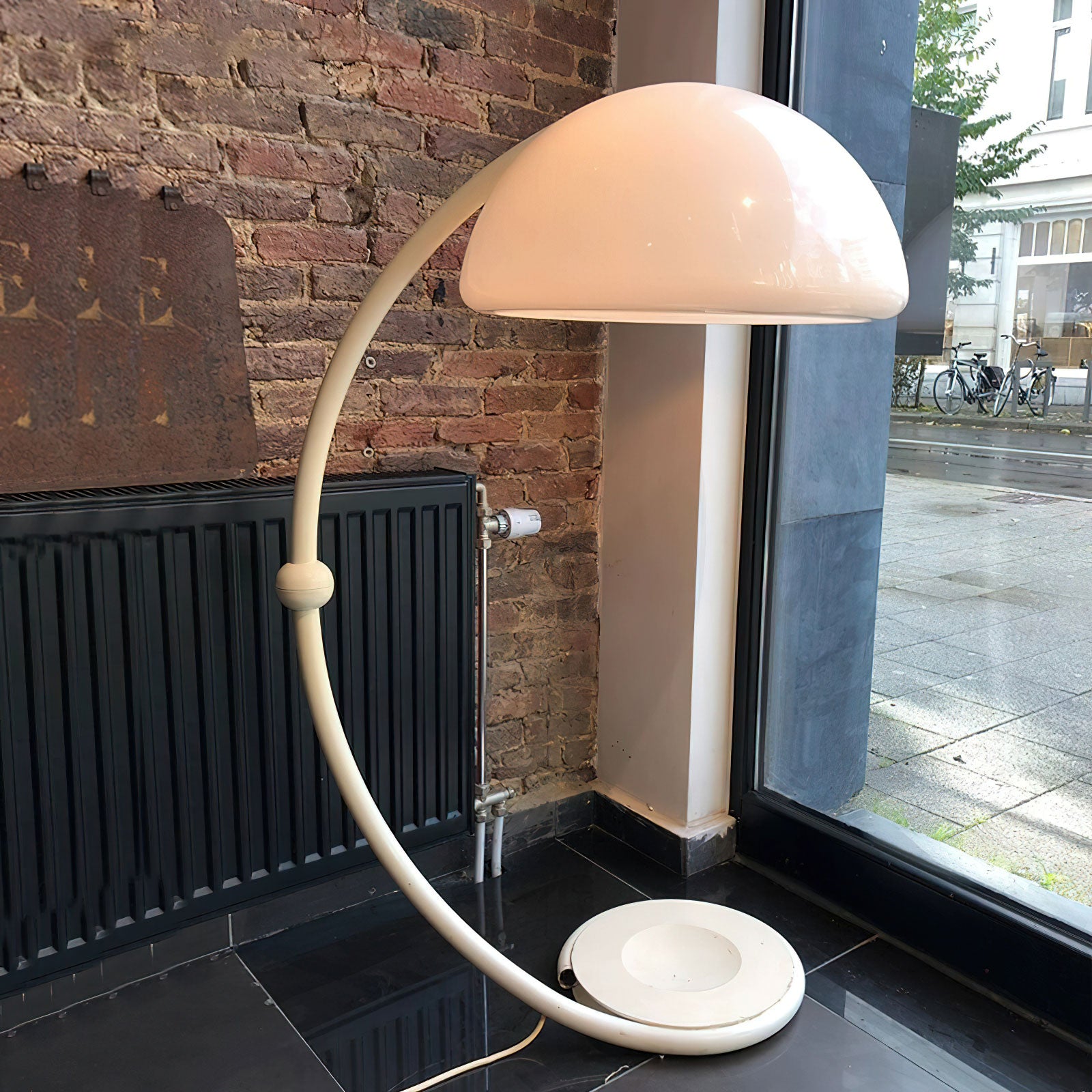 Arc_Glow_Floor_Lamp_8