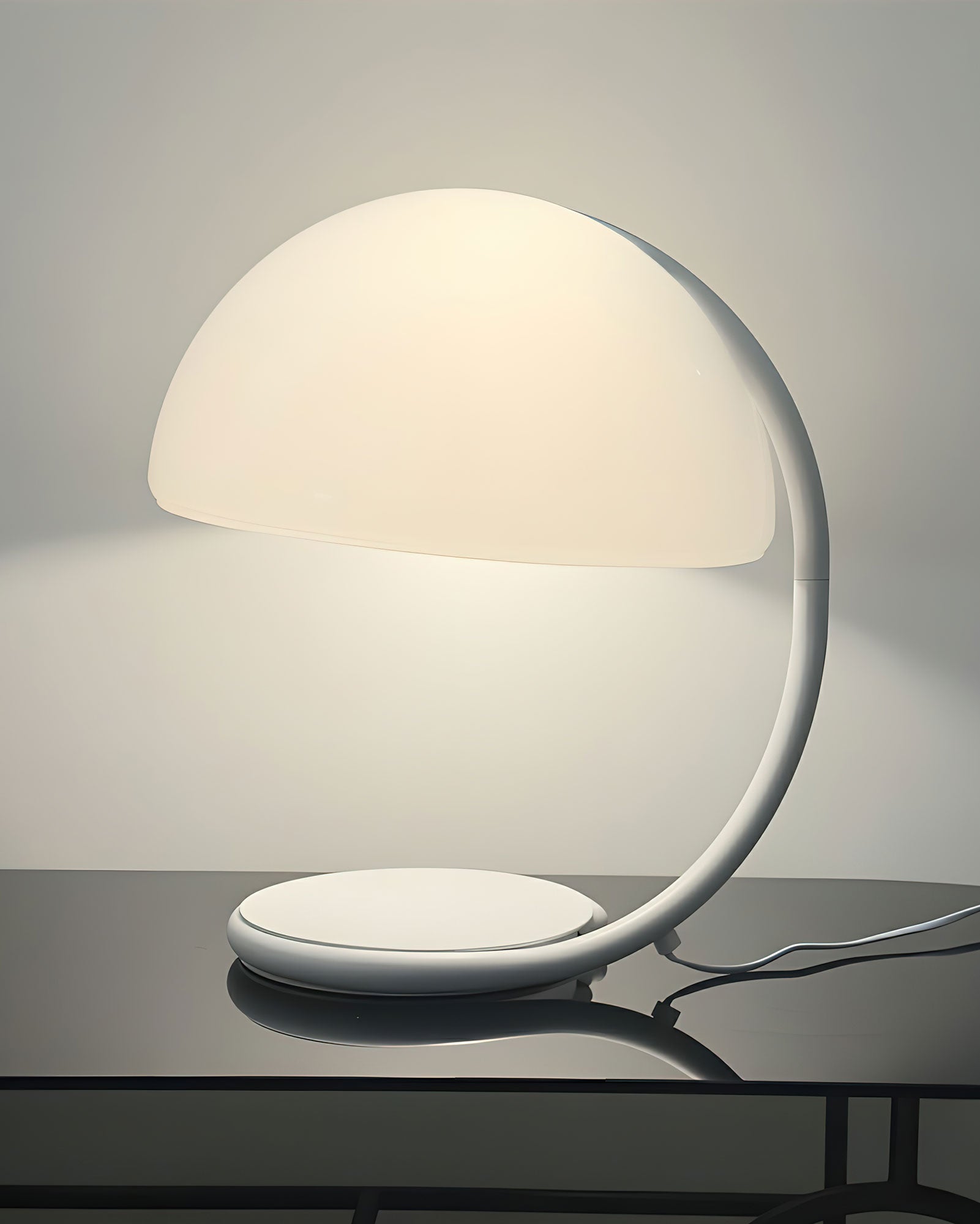 Arc_Glow_Table_Lamp_13