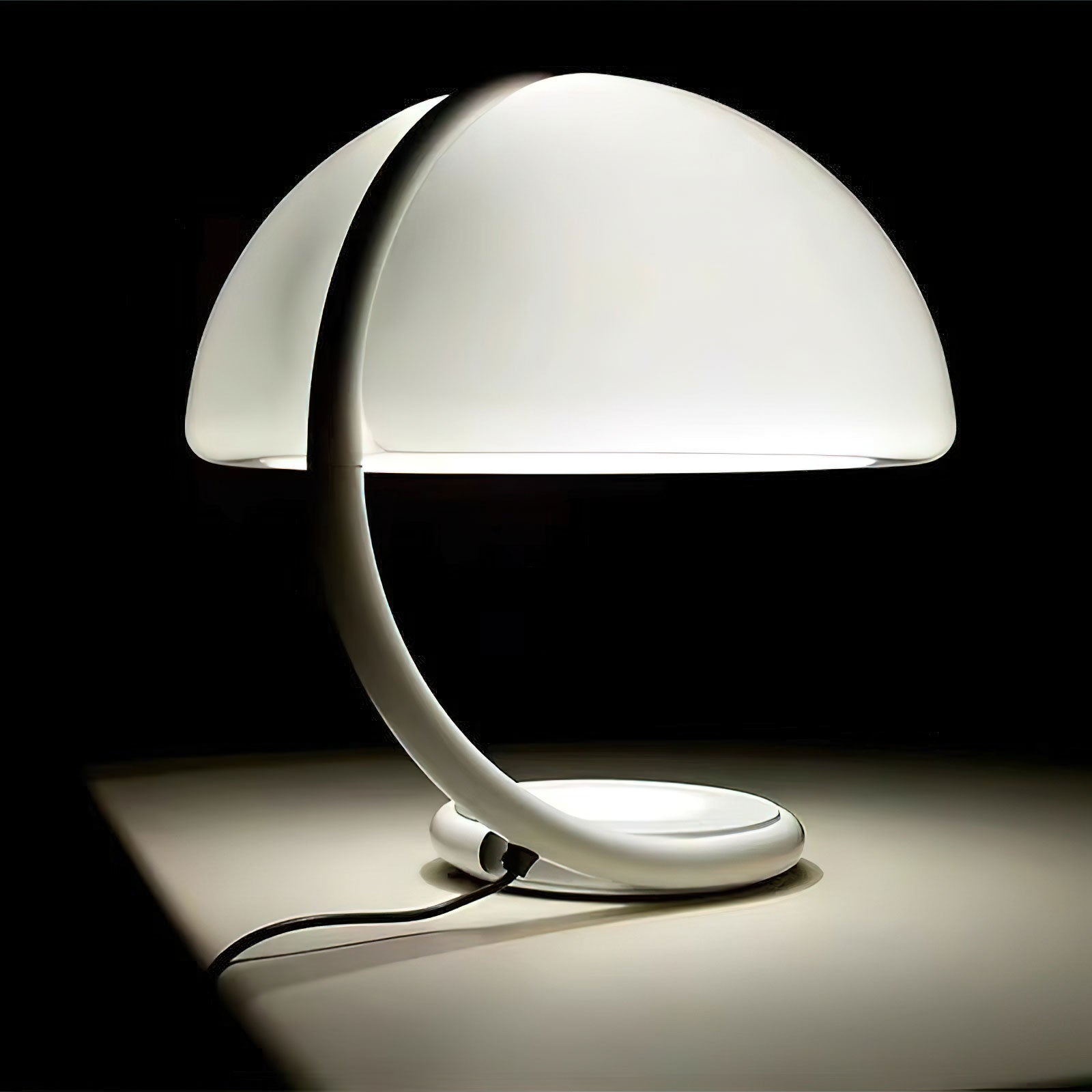 Arc_Glow_Table_Lamp_2