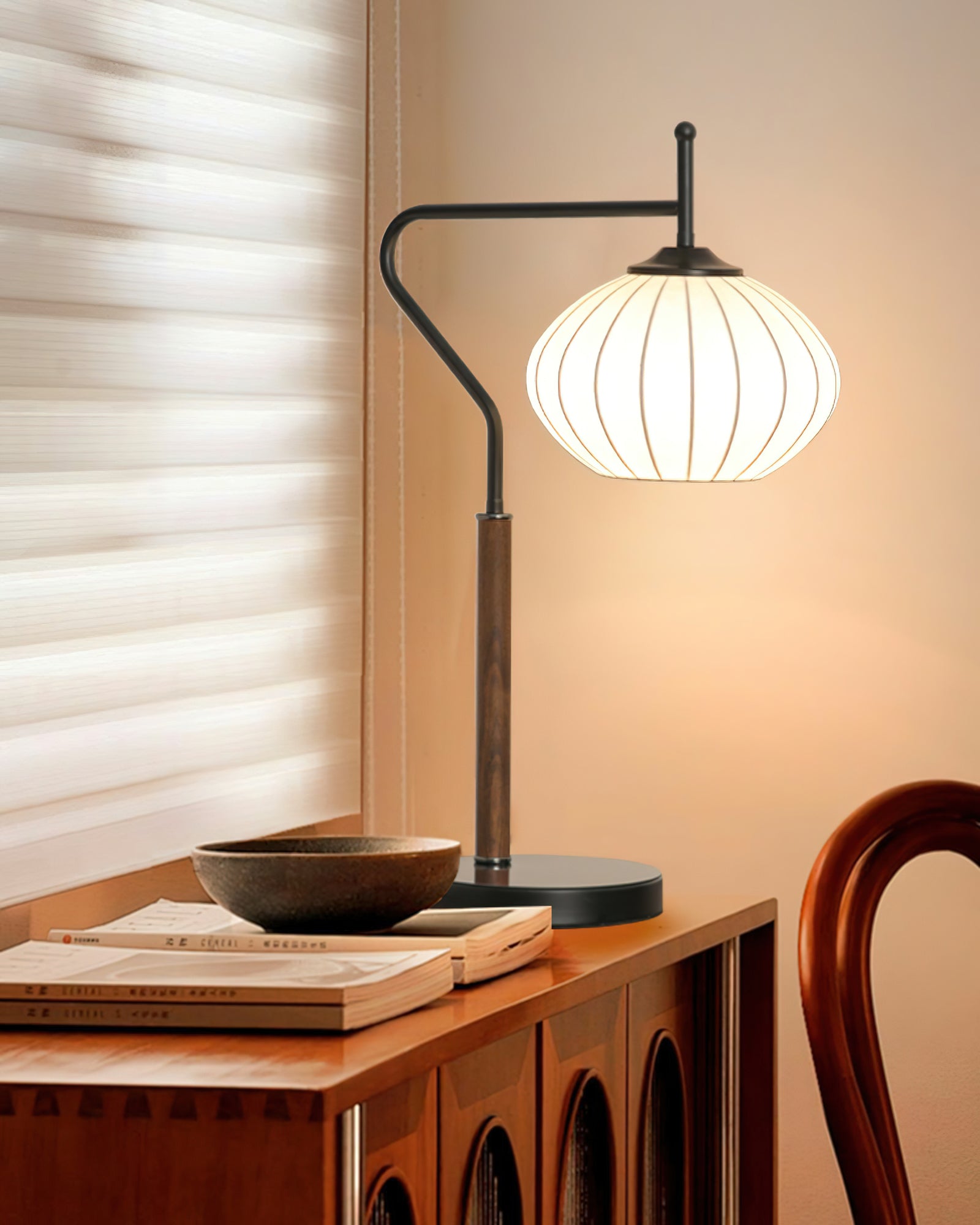 Arc_Sphere_Table_Lamp_6
