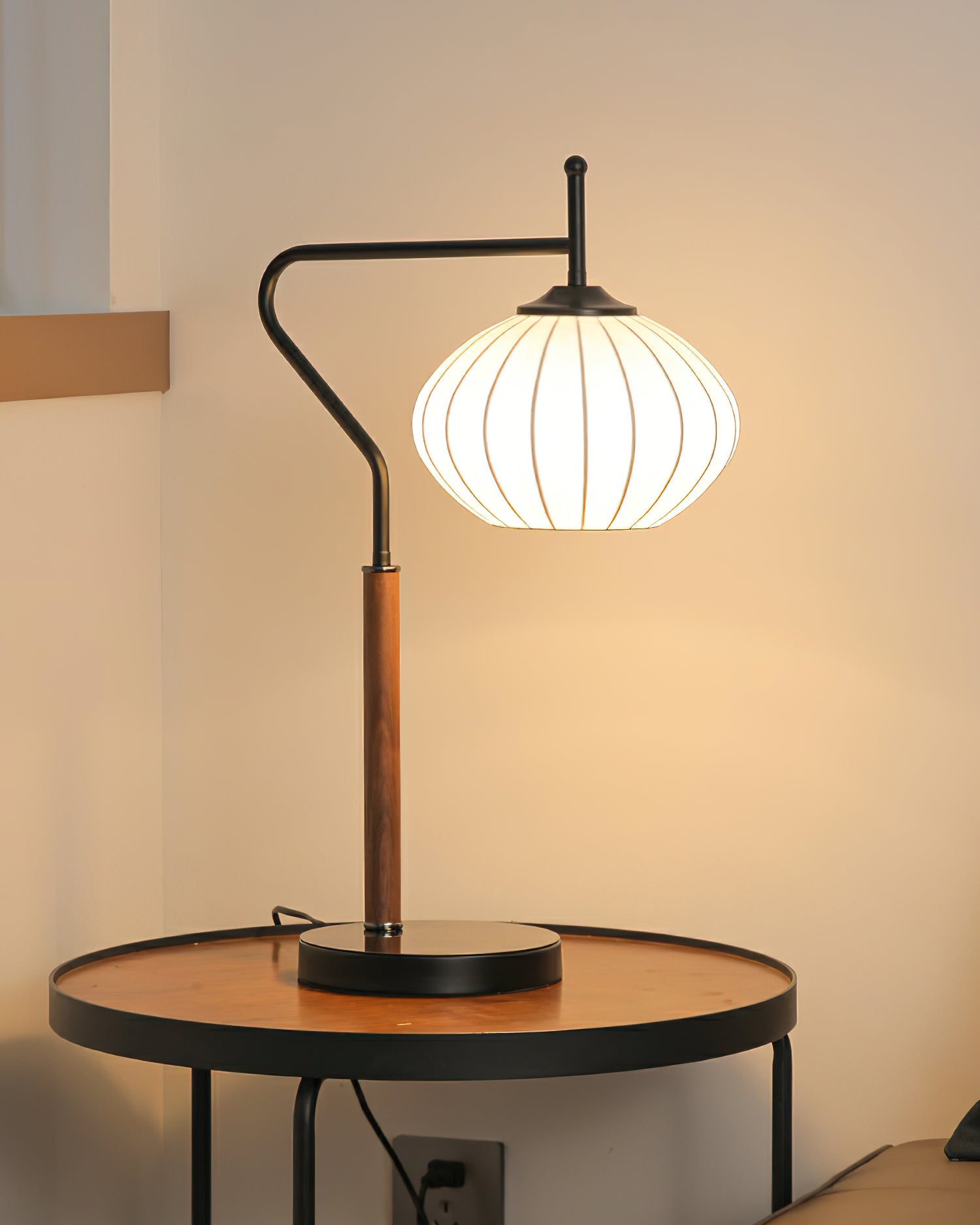 Arc_Sphere_Table_Lamp_8