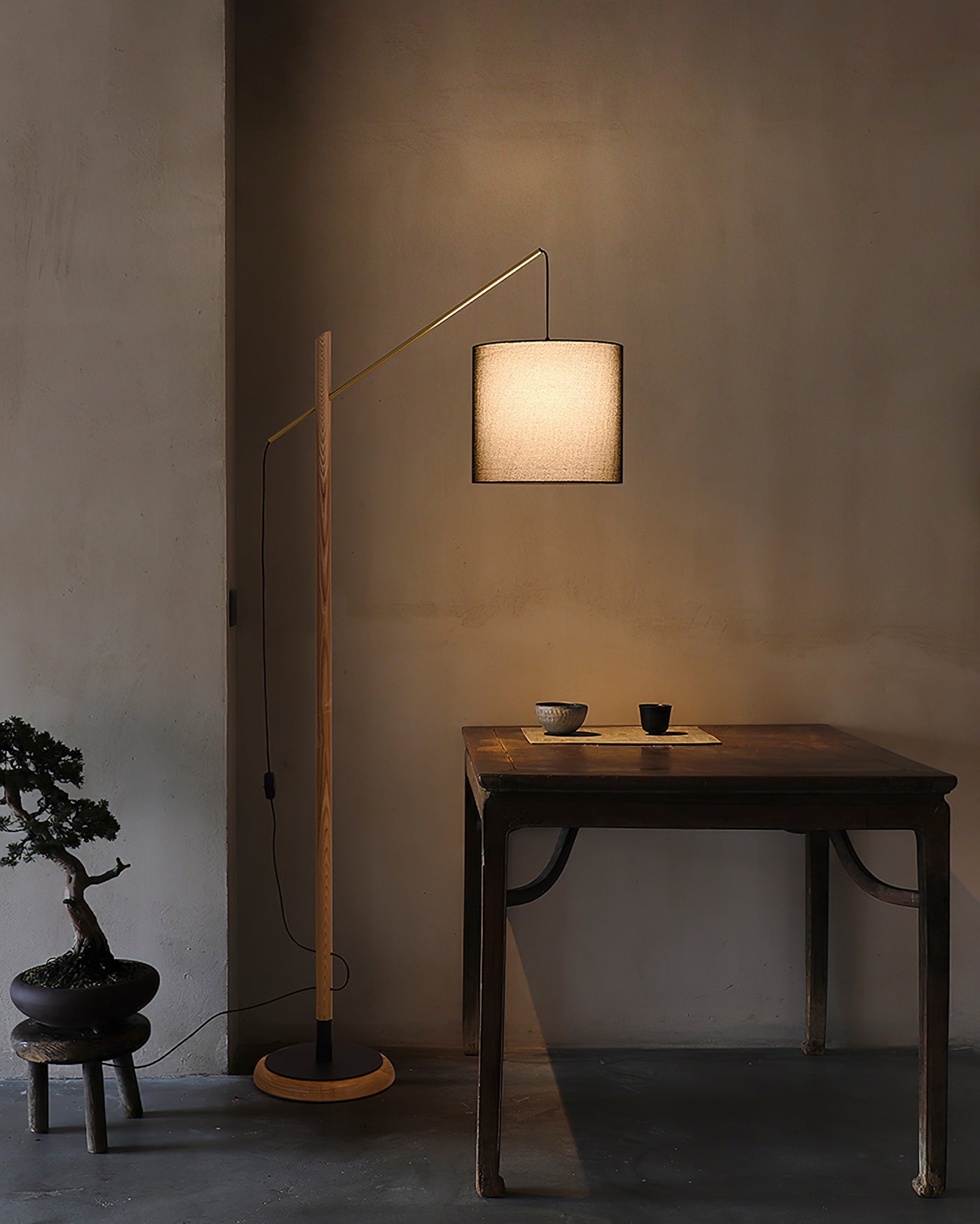 Archer_Floor_Lamp_3_ac2a8c5e-d046-40b1-b0b1-96430c338574