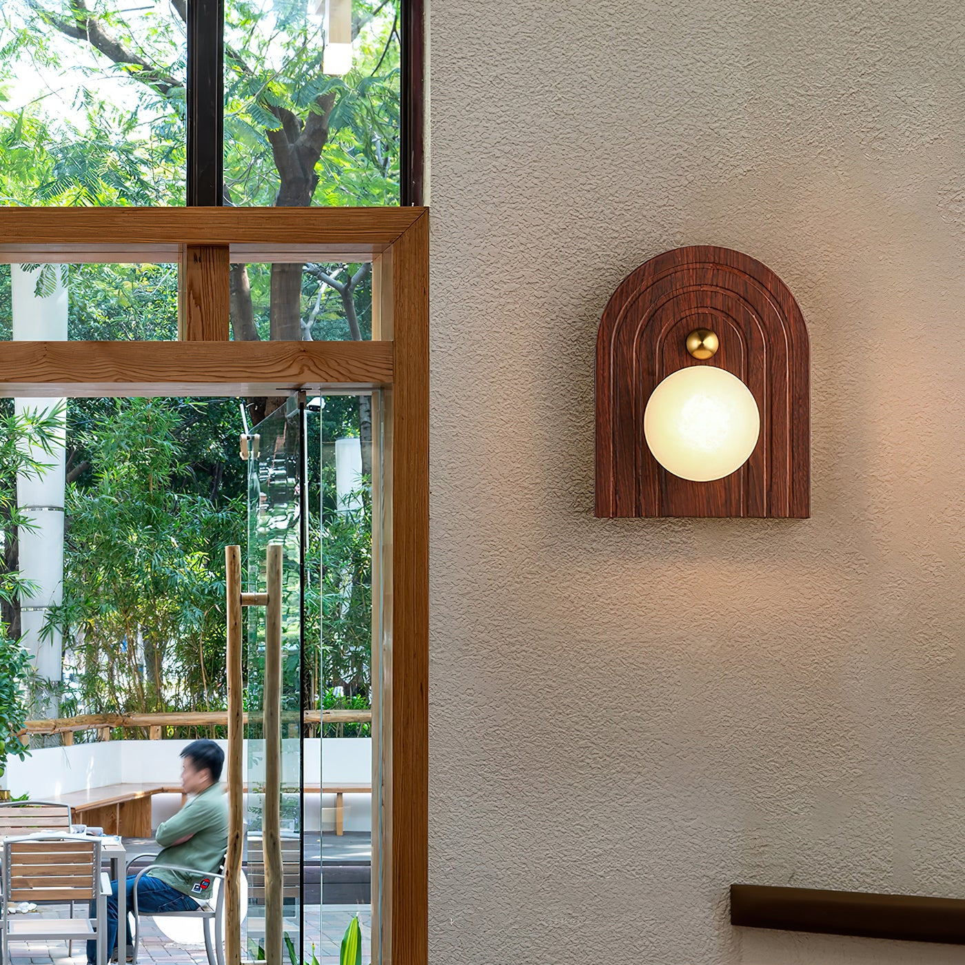 Arcoa_Alabaster_Wall_Lamp_1