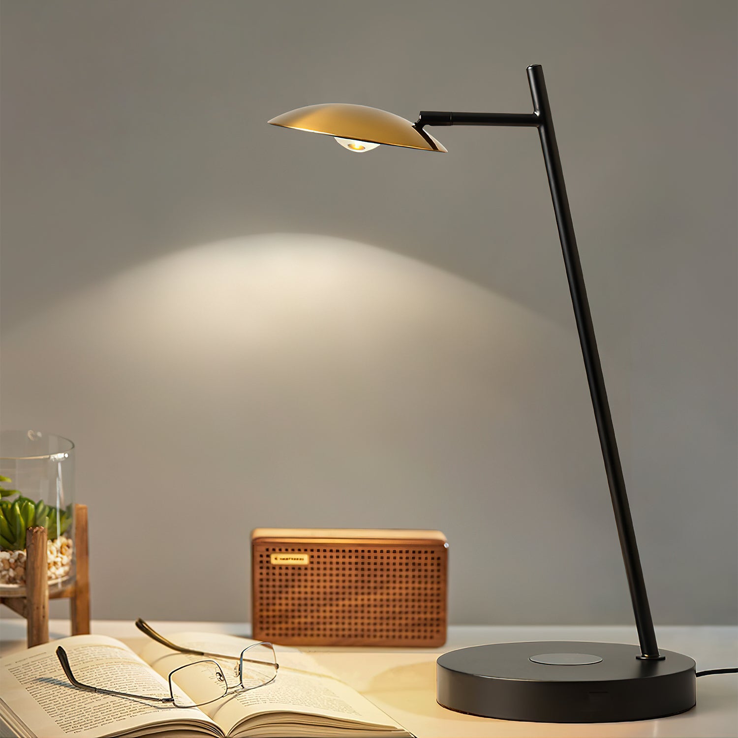 AstraHaloTableLamp_4