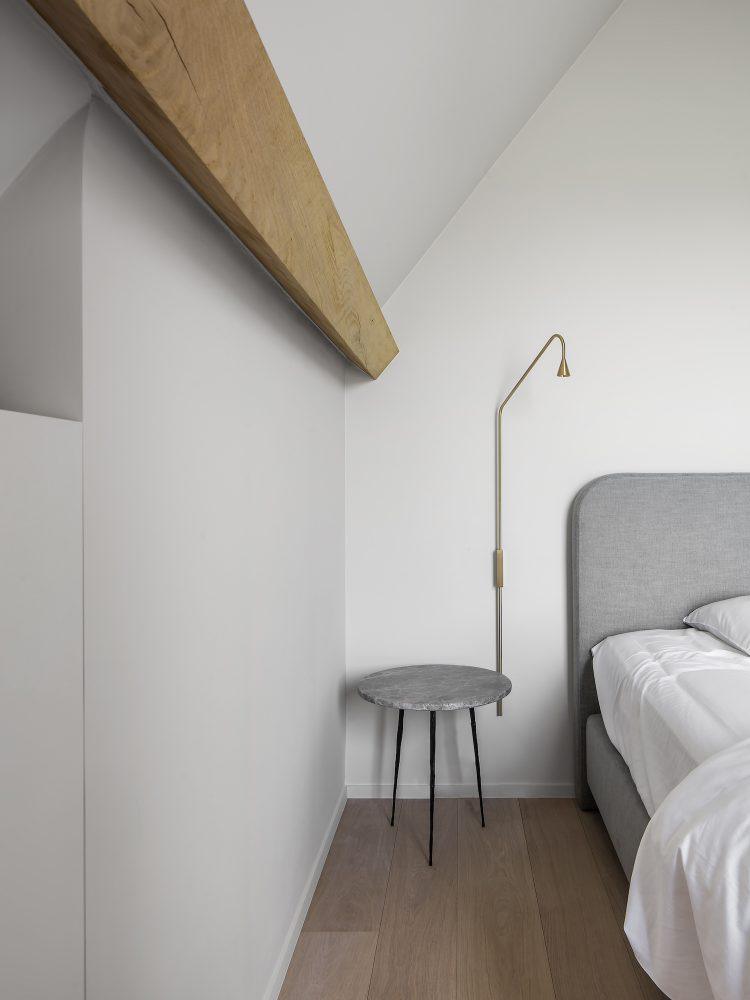 Austere_Wall_Lamp_25