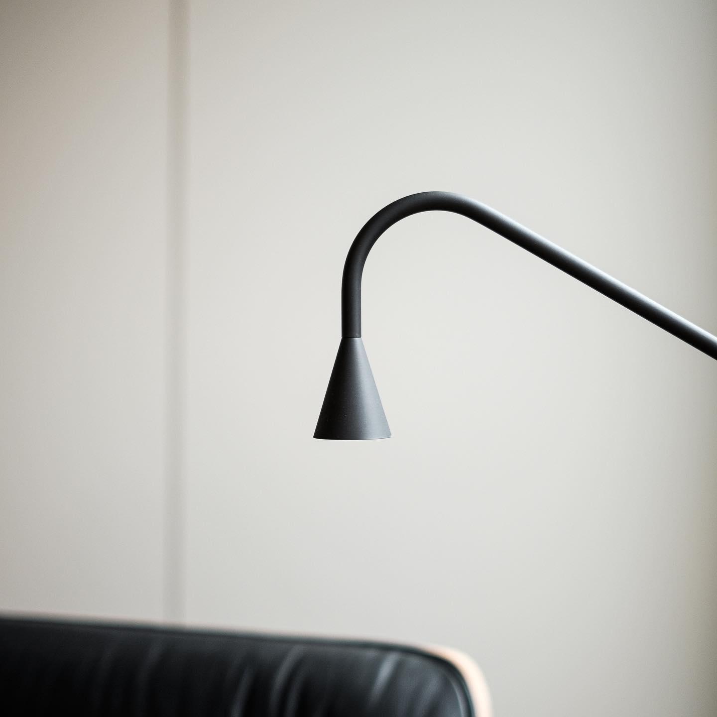 Austere_Wall_Lamp_42