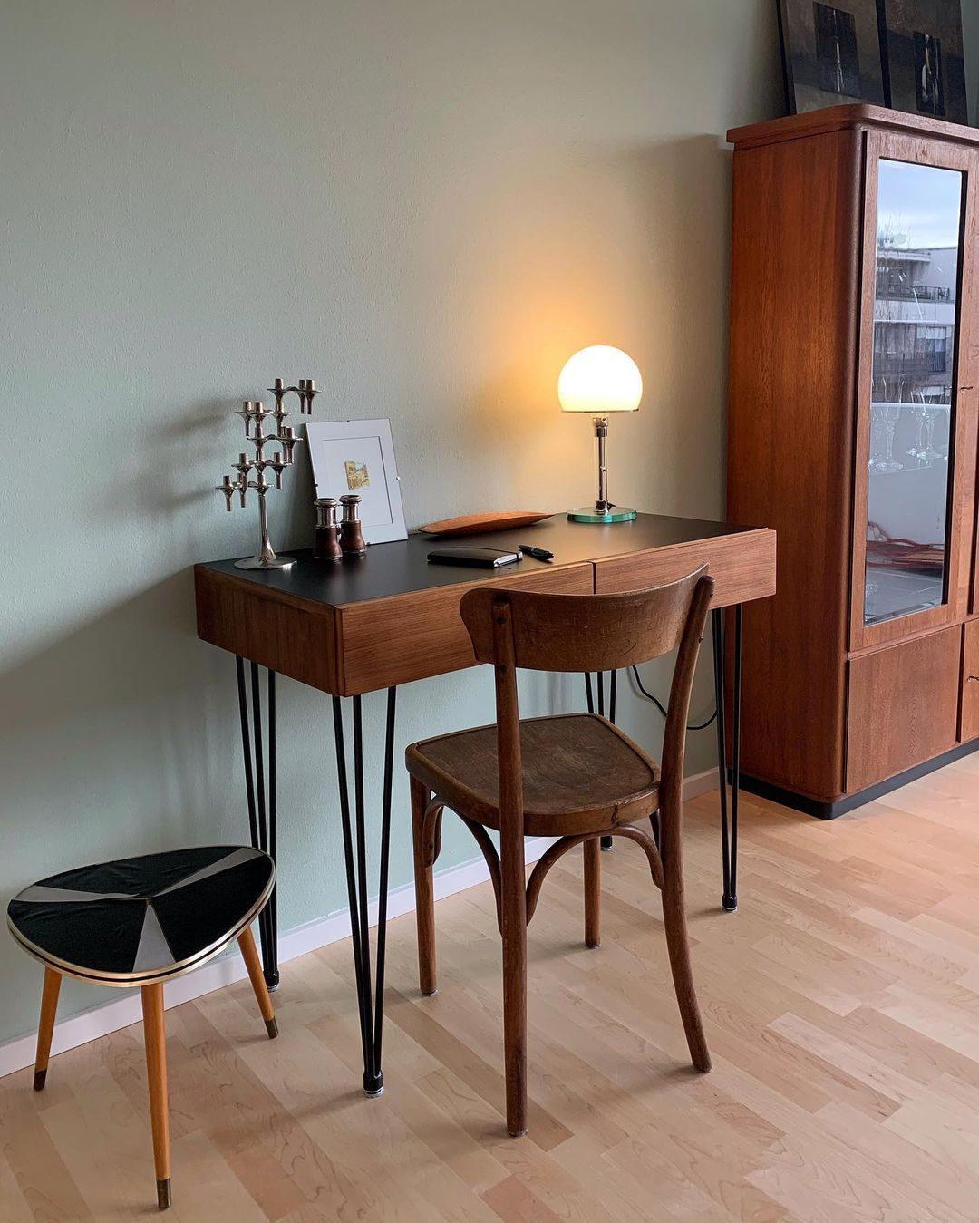 Bauhaus_Table_Lamp_23