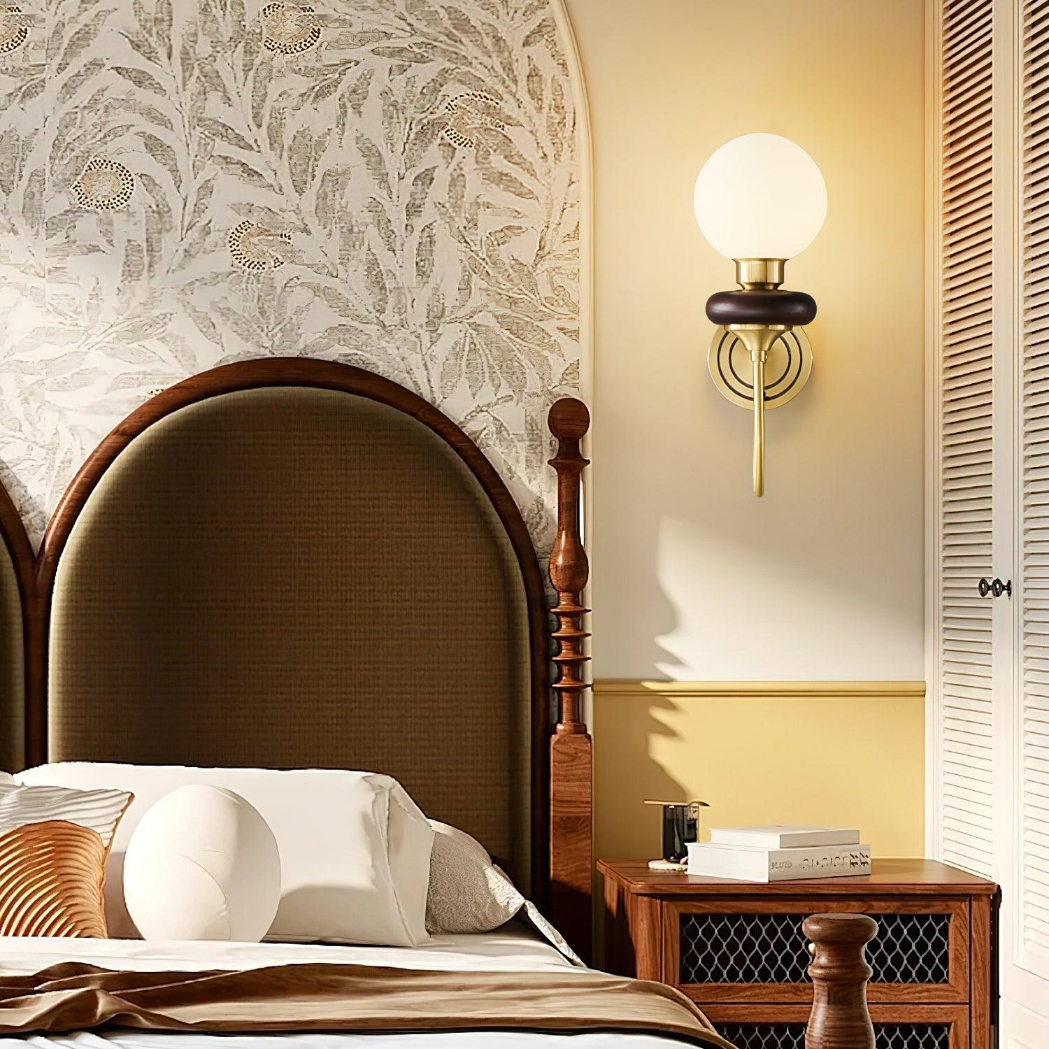 Bellevue_Wall_Lamp_2