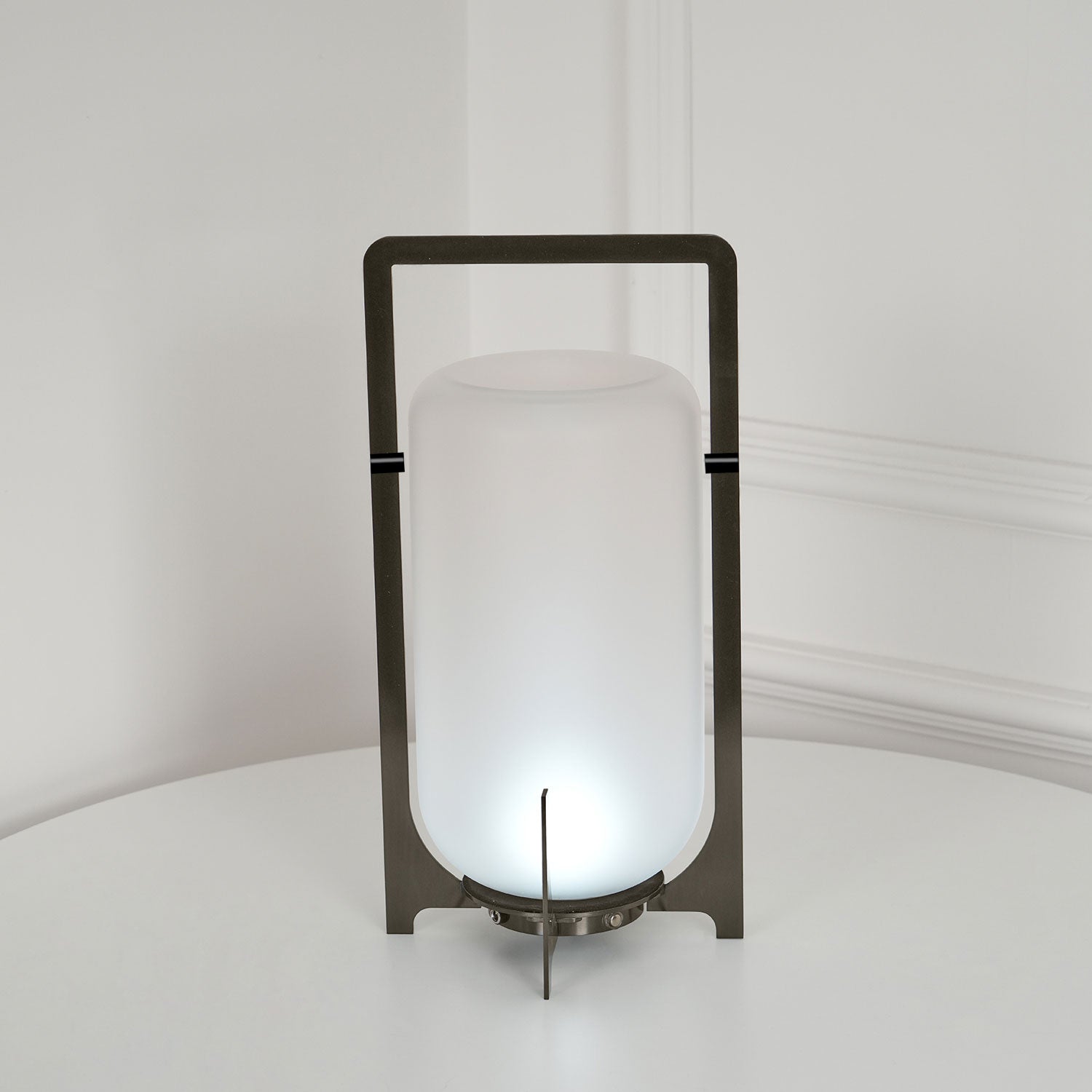 Black_Twilight_Lantern_Table_Lamp._5