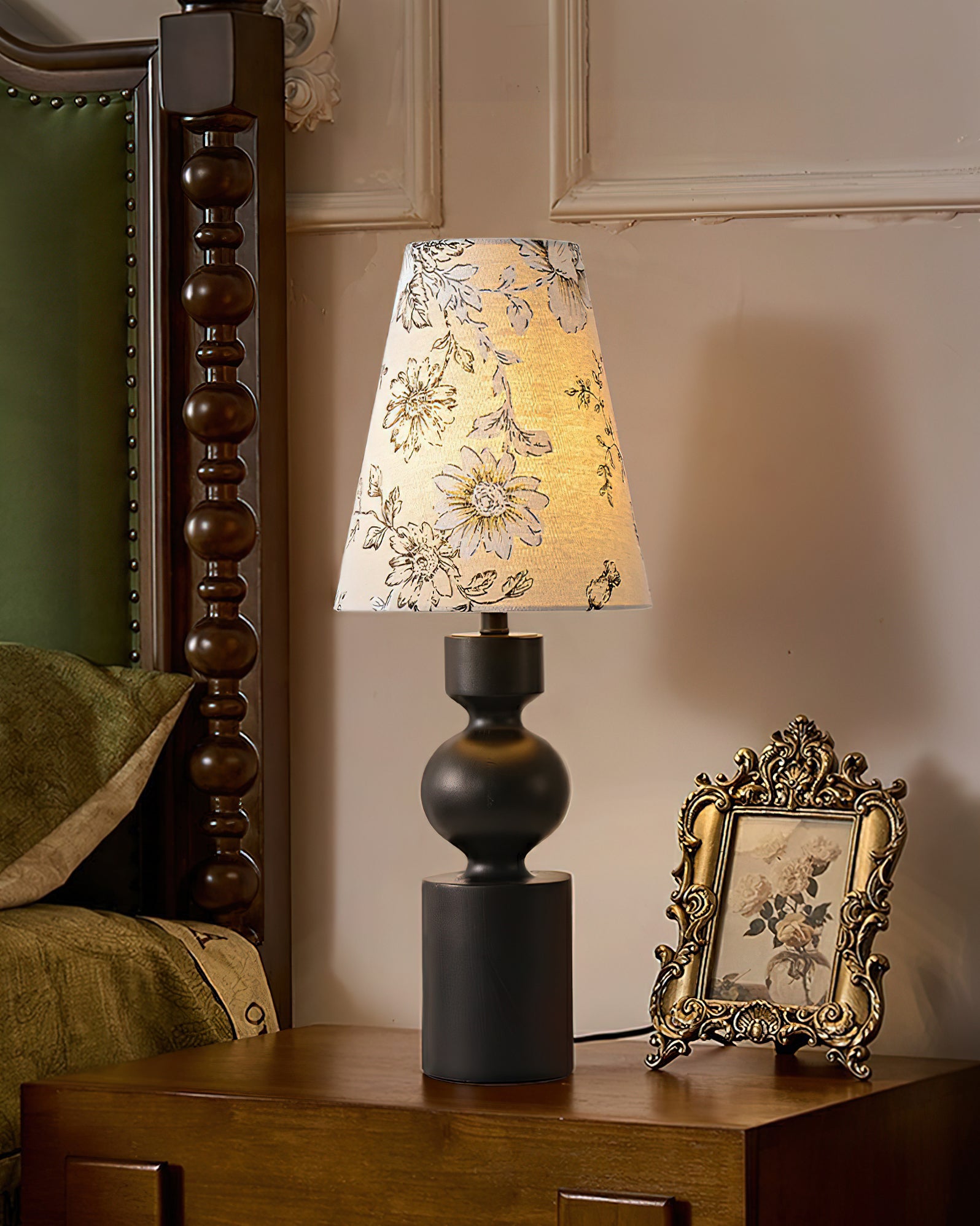 Bloomwood_Table_Lamp_7
