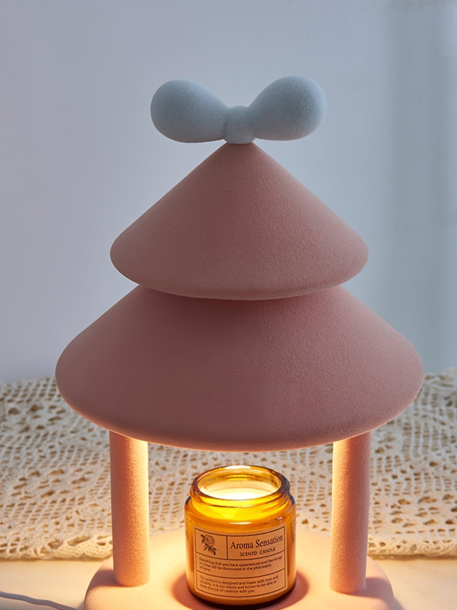 Bow_Tie_Cone_Table_Lamp_6