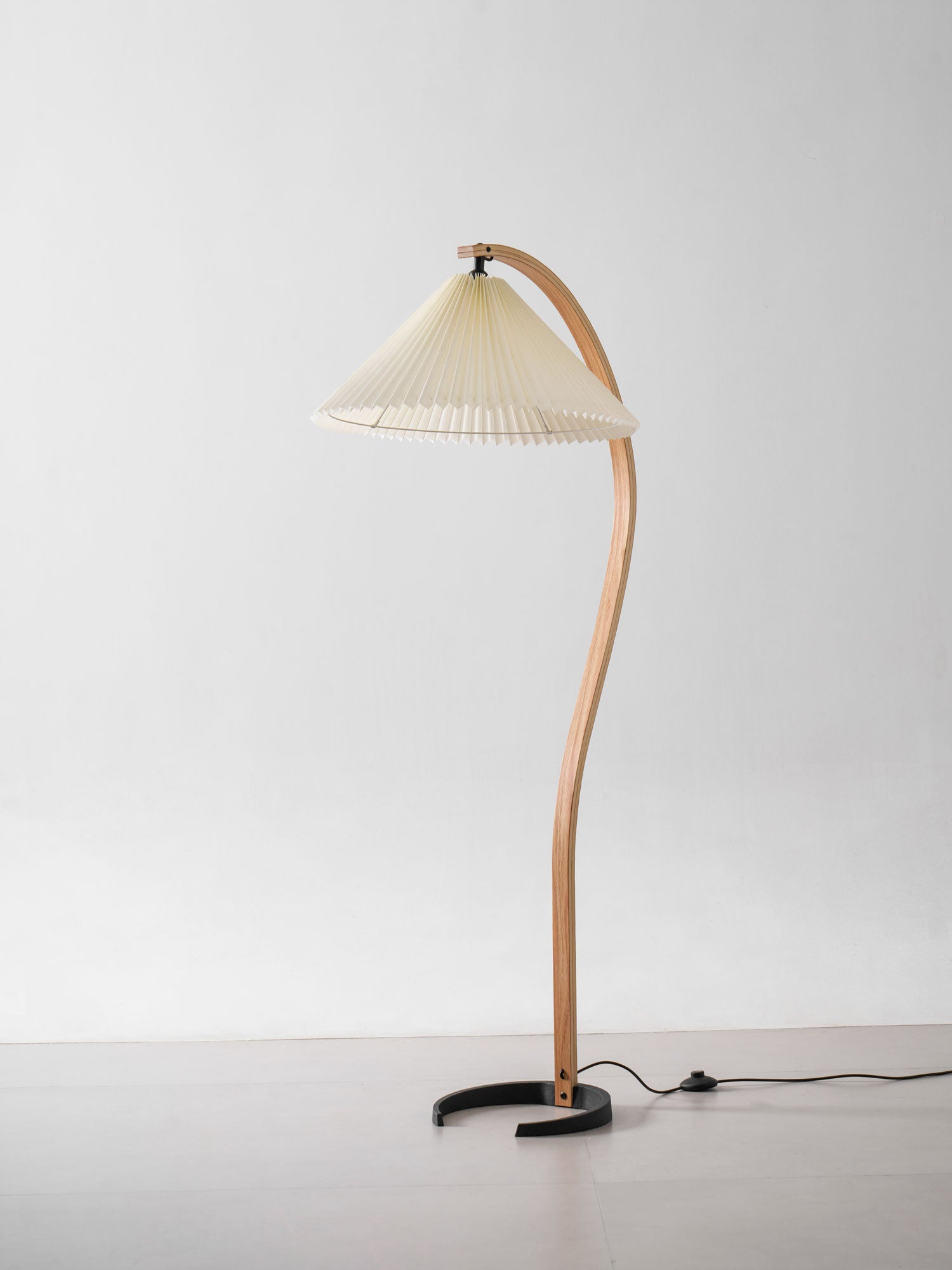 Caprani-_Floor_-Lamp-_15