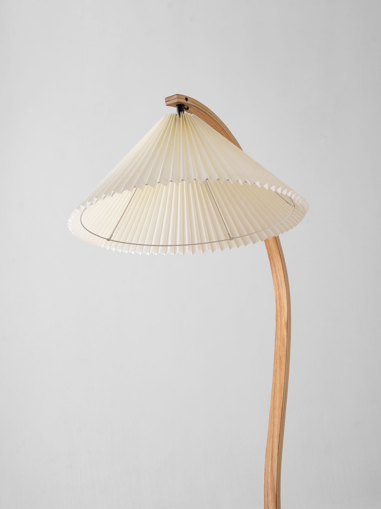 Caprani-_Floor_-Lamp-_16
