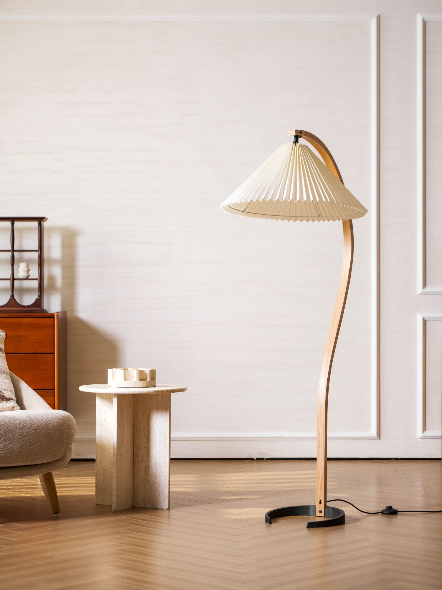 Caprani-_Floor_-Lamp-_2