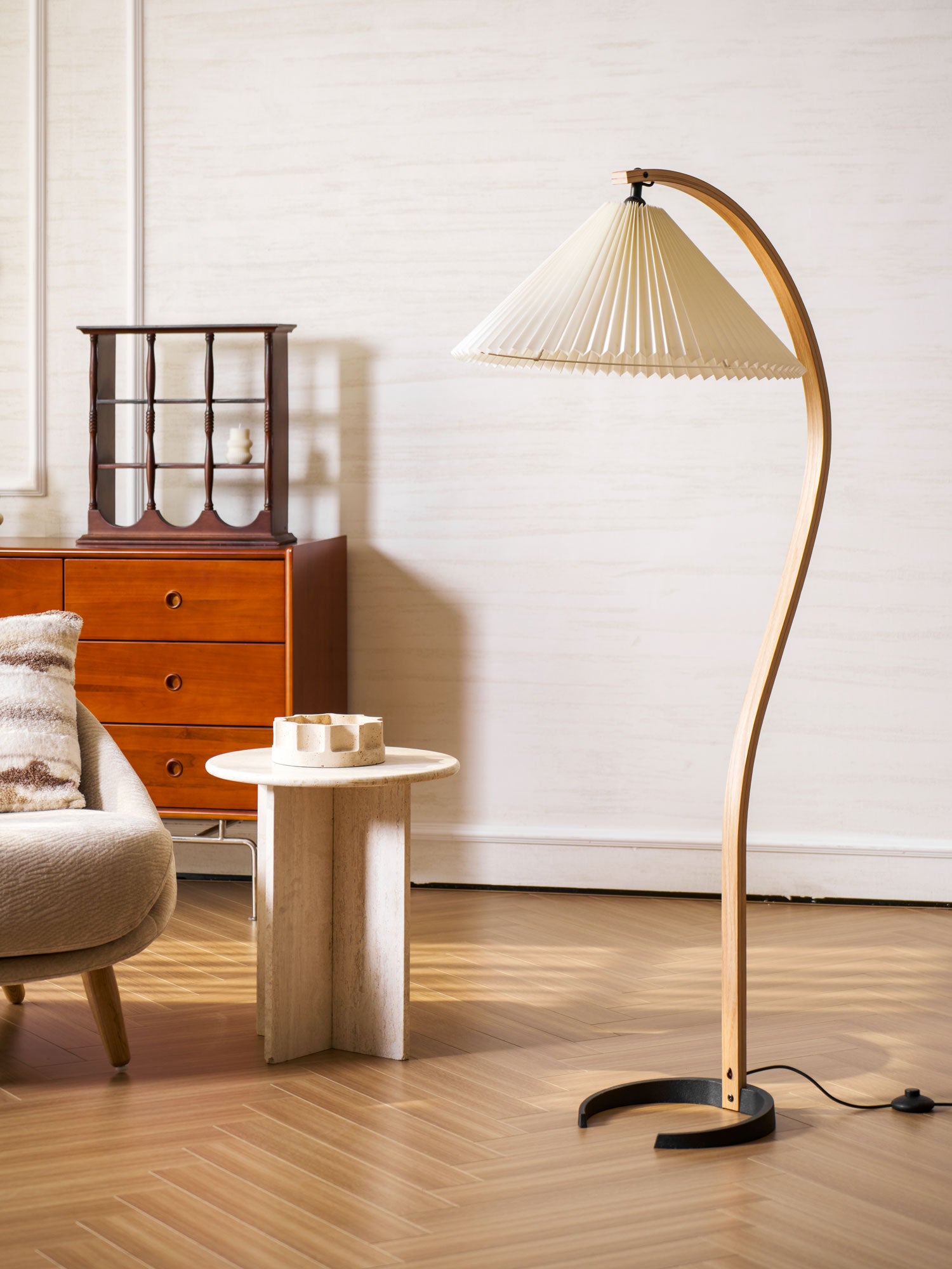 Caprani-_Floor_-Lamp-_4