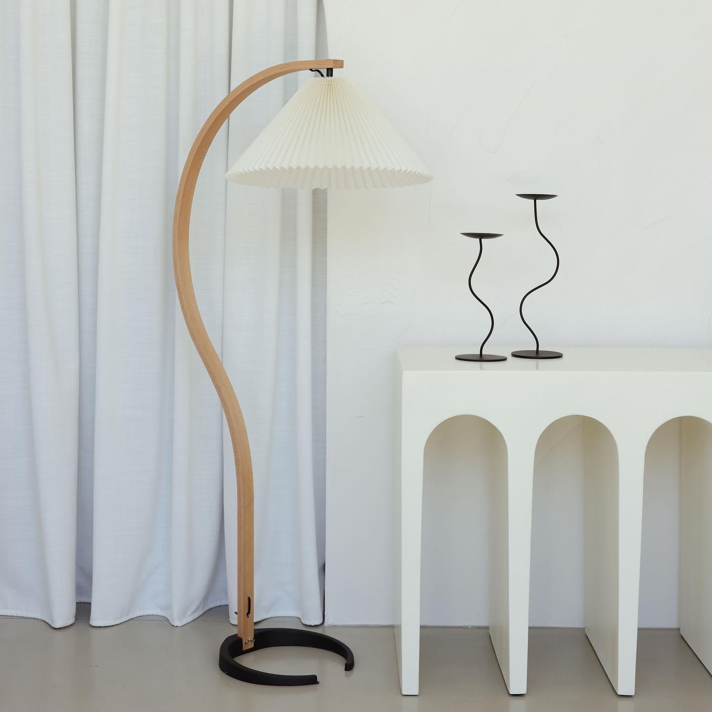 Caprani_Floor_Lamp_11