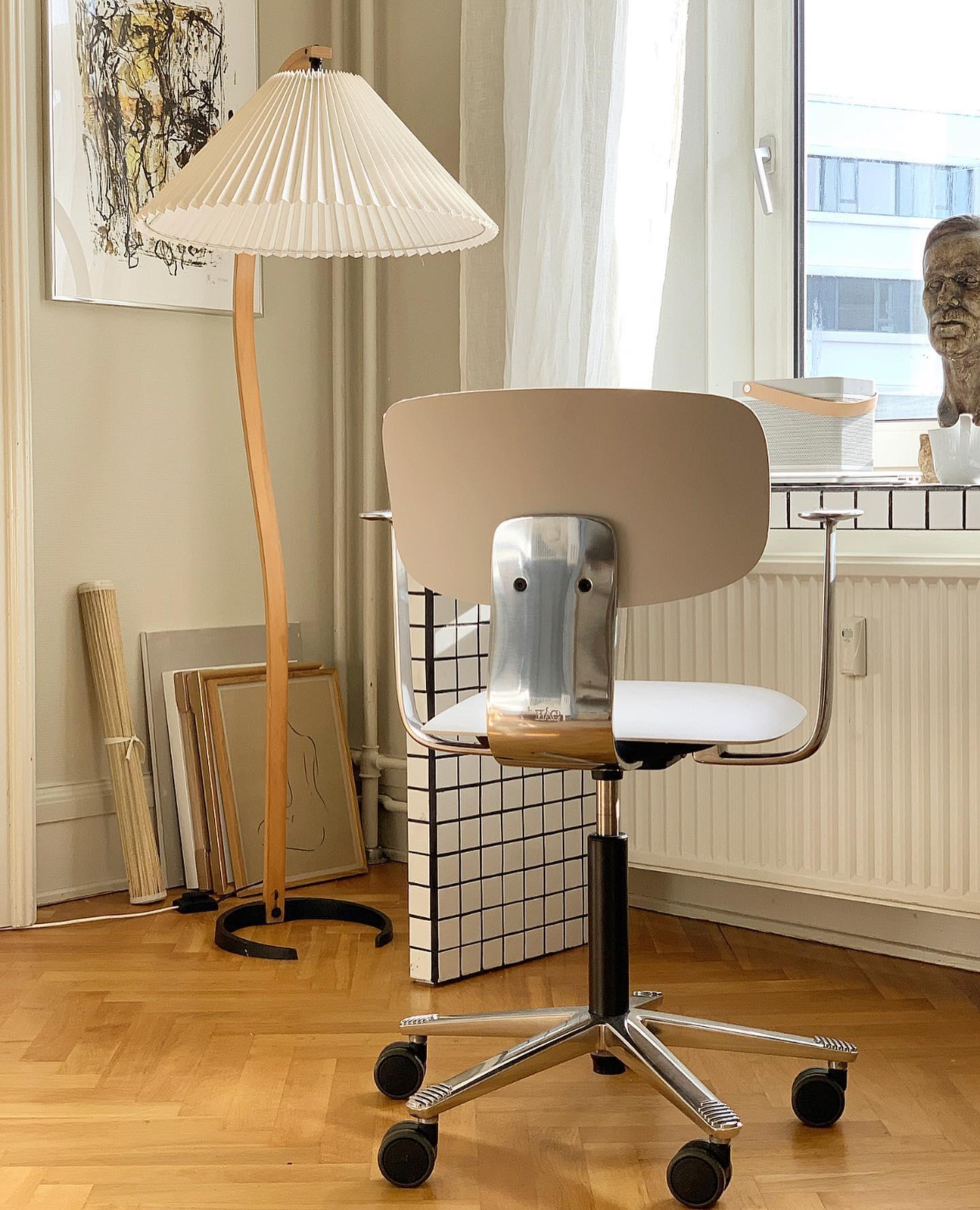 Caprani_Floor_Lamp_24