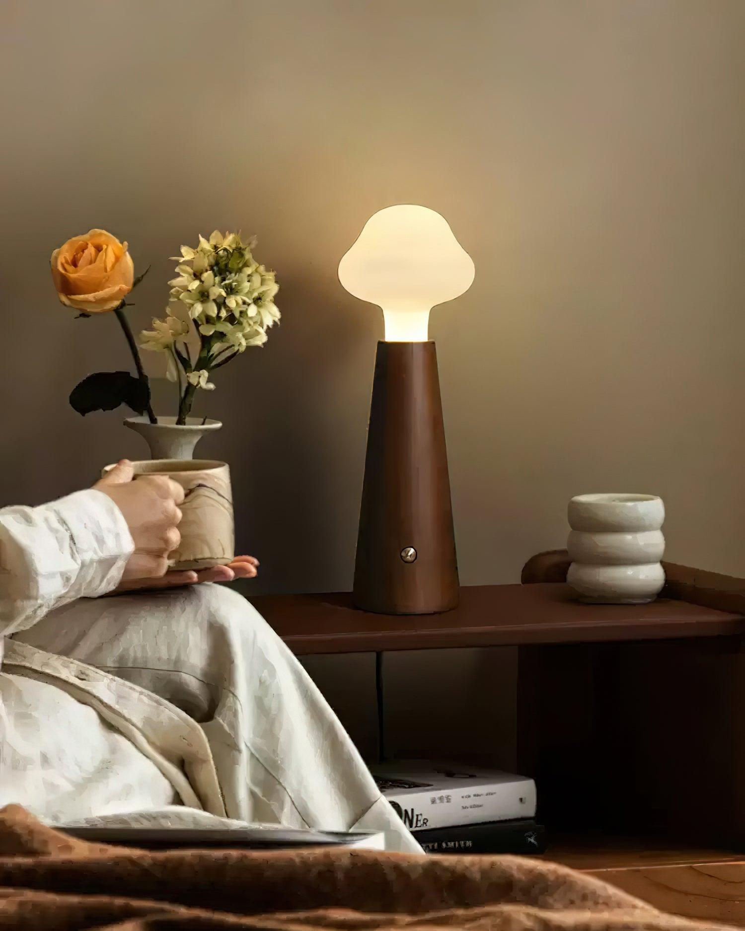 Cloudlet_Table_Lamp_9