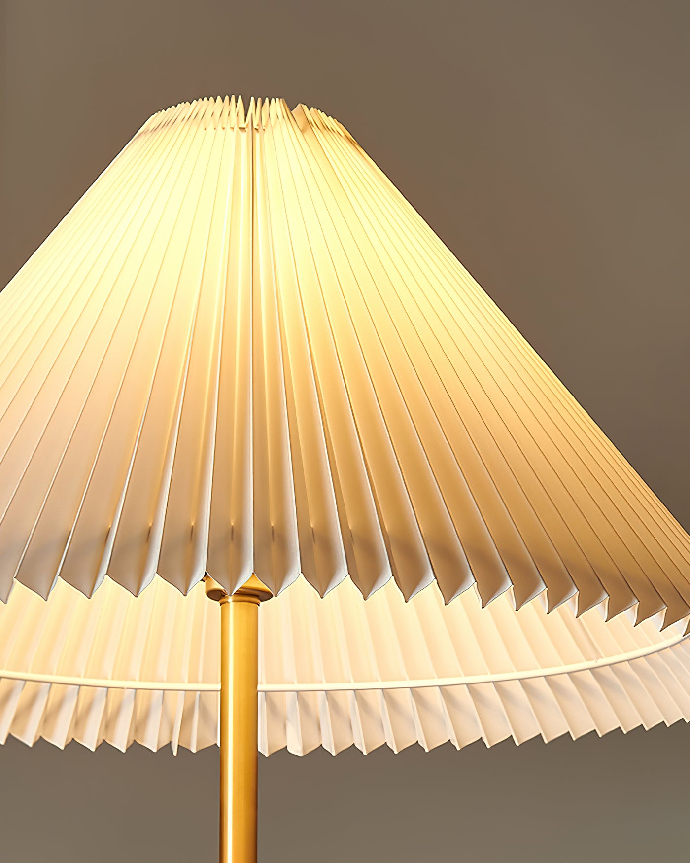 Cone_Pleated_Floor_Lamp_8