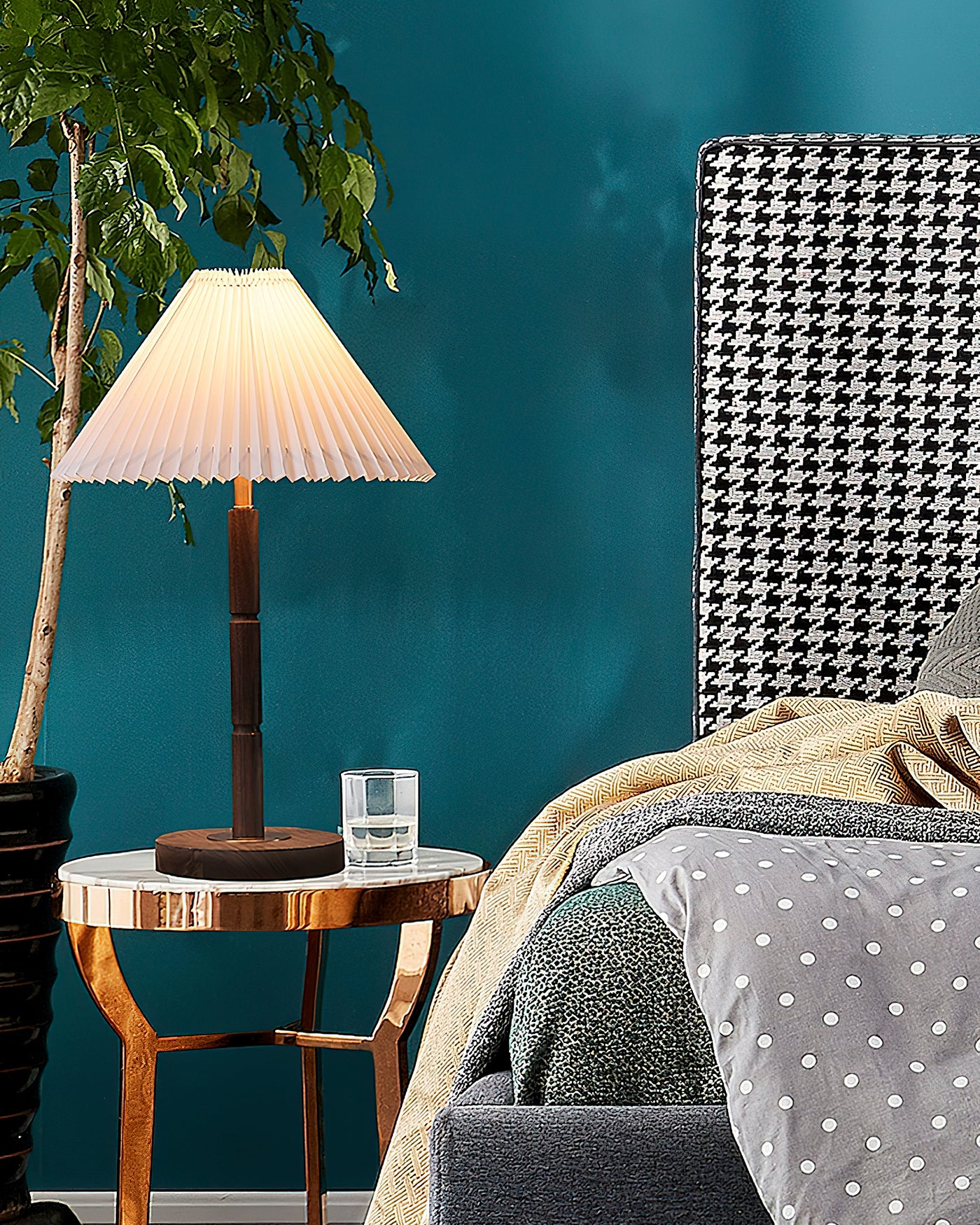 Cone_Pleated_Table_Lamp_1