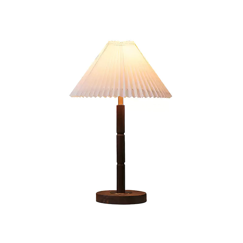Cone_Pleated_Table_Lamp_13