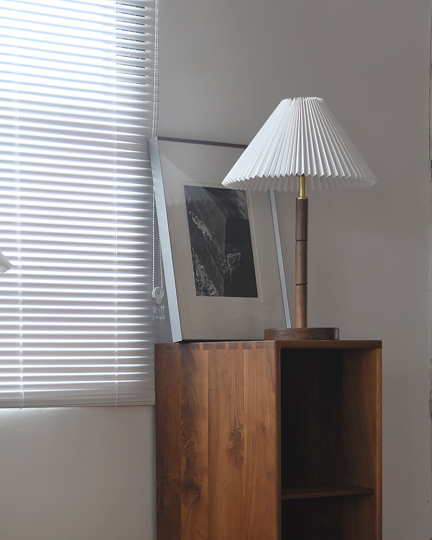 Cone_Pleated_Table_Lamp_8