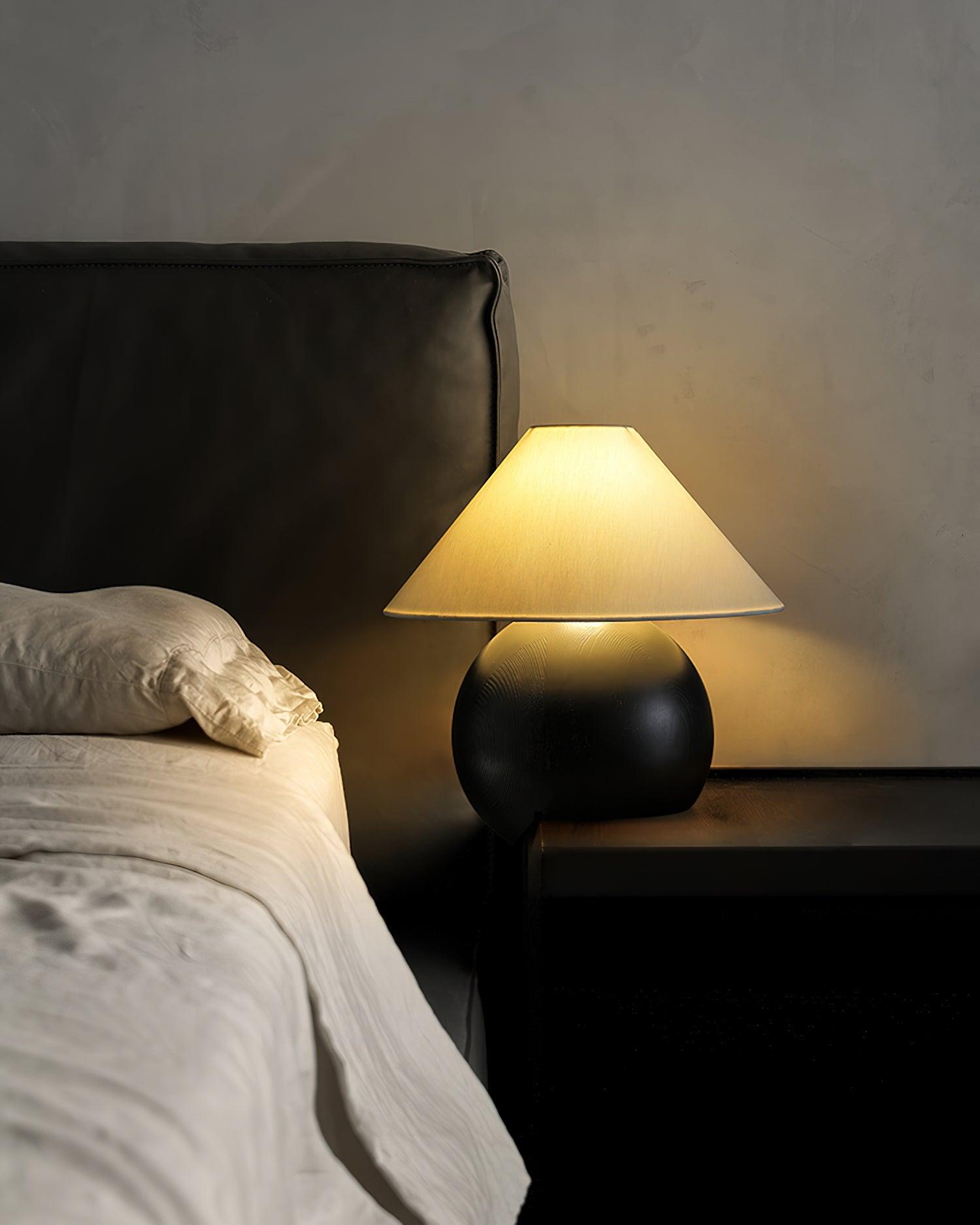 Corner-Log-Table-Lamp_2
