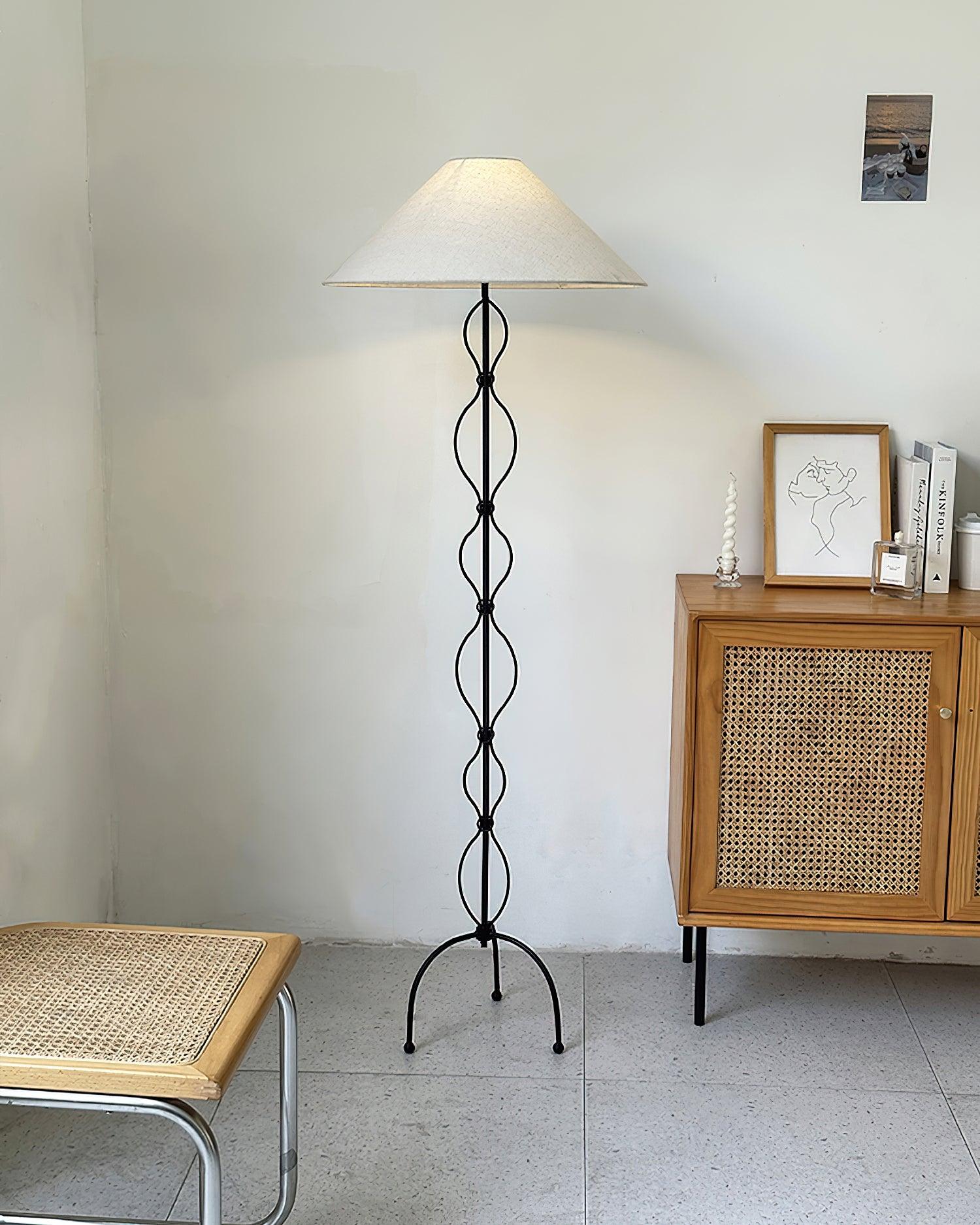 Corner_Standing_Floor_Lamp_4