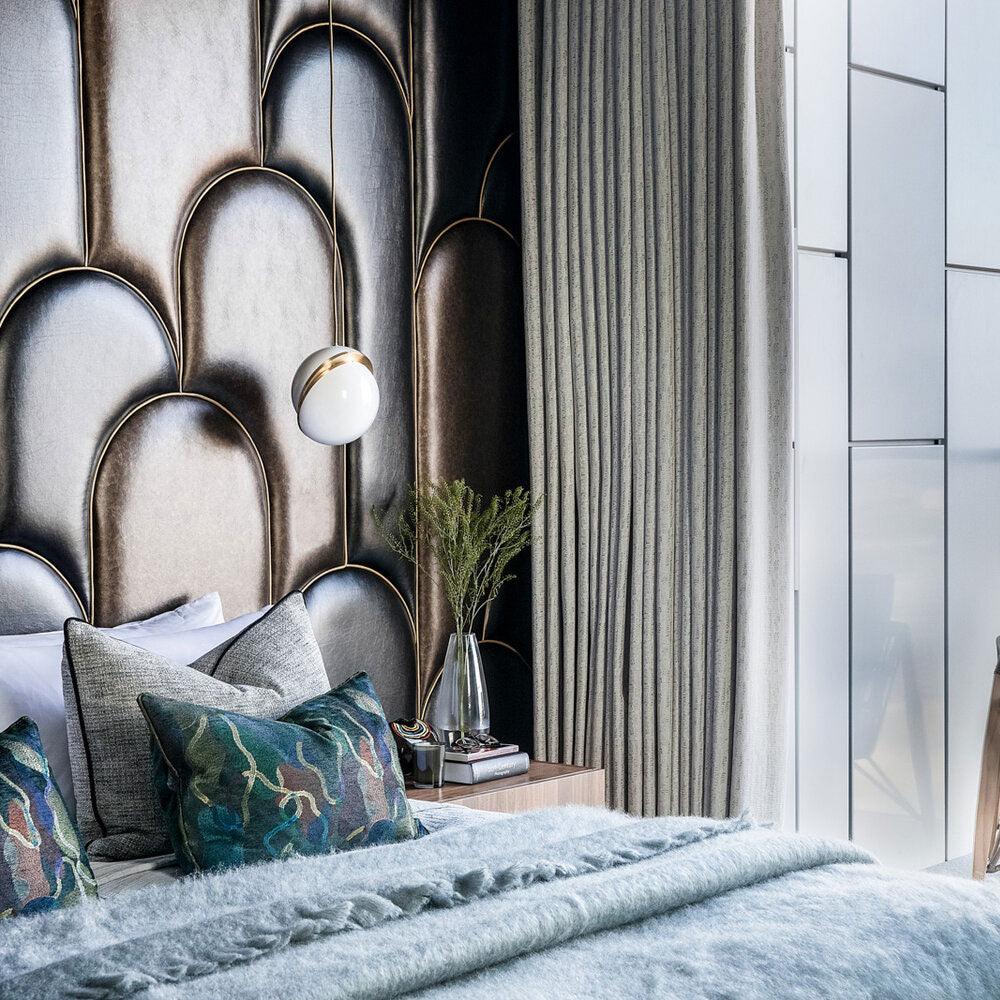 Crescent_Pendant_Lamp_12
