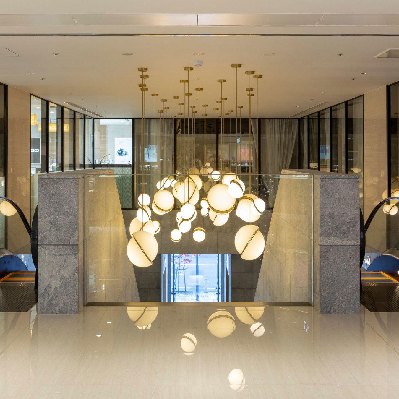 Crescent_Pendant_Lamp_16
