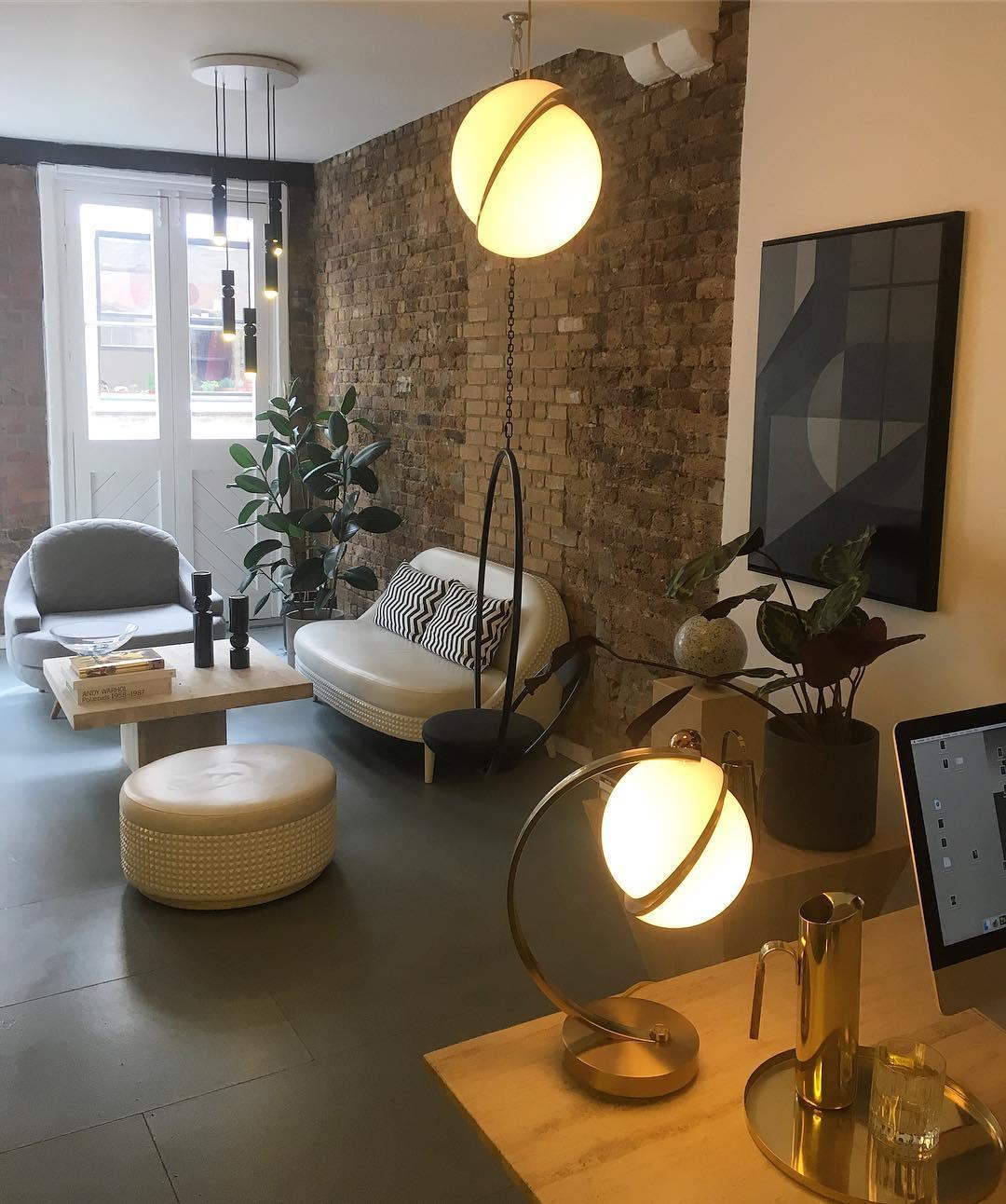Crescent_Pendant_Lamp_32